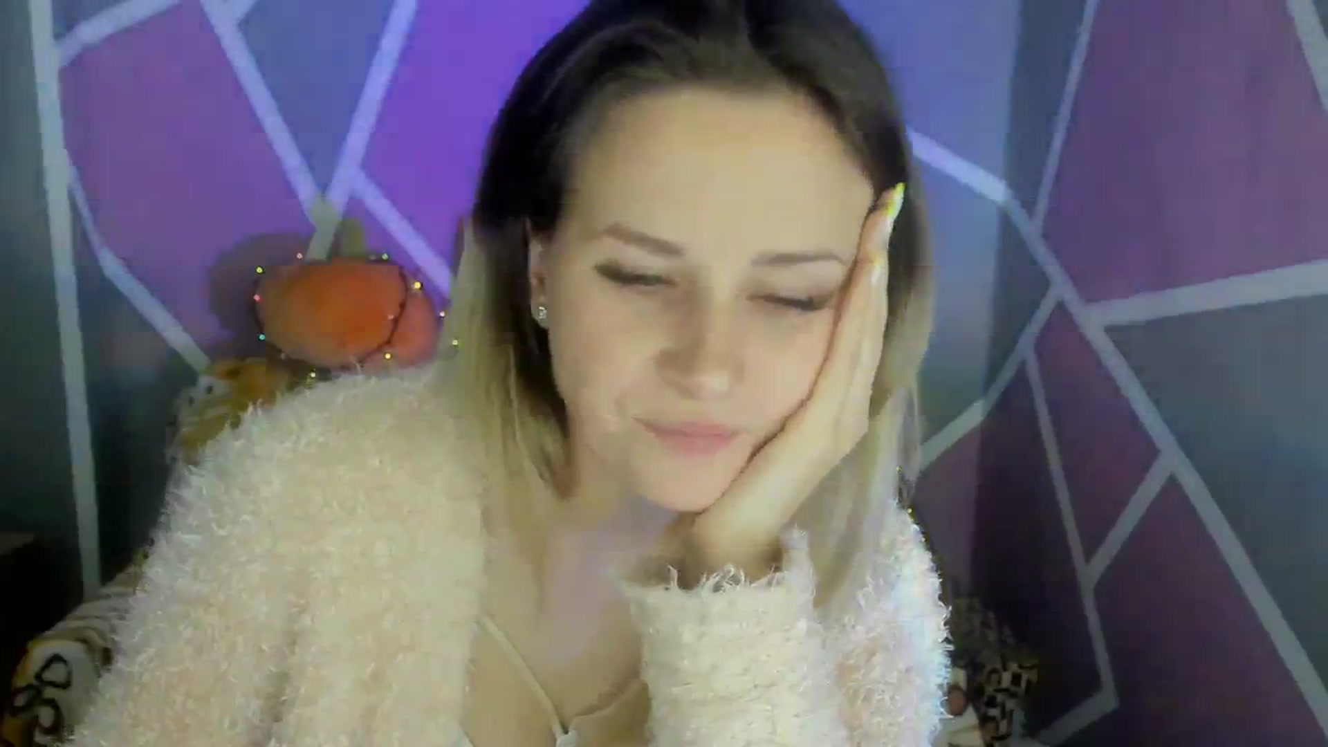 Gallery image thumbnail from Sexy_Ukr's myfreecams stream on, 11/08/2023, 18:10 image 15 of 20