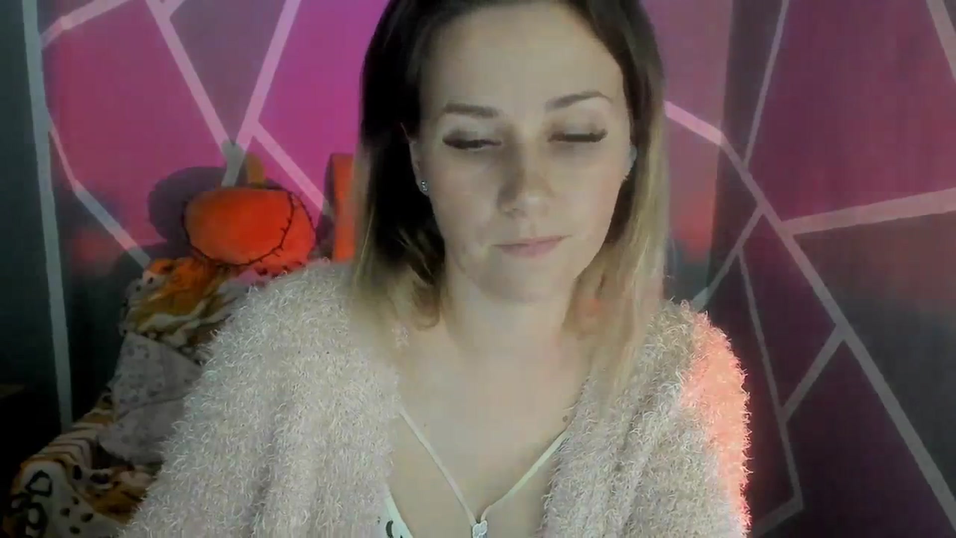 Gallery image thumbnail from Sexy_Ukr's myfreecams stream on, 11/08/2023, 18:10 image 16 of 20