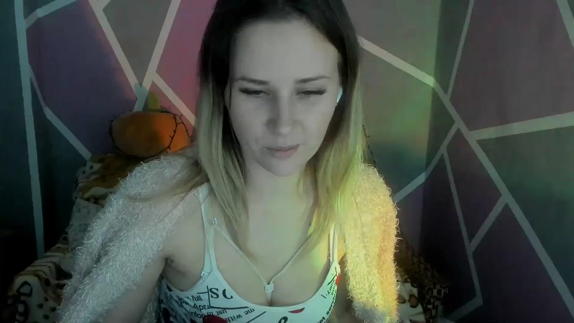 Gallery image thumbnail from Sexy_Ukr's myfreecams stream on, 11/08/2023, 18:10 image 1 of 20