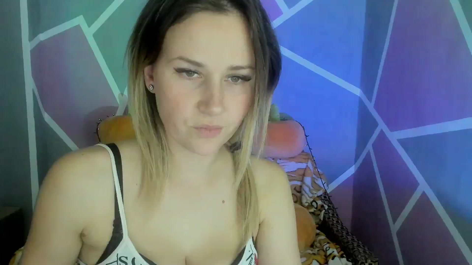 Gallery image thumbnail from Sexy_Ukr's myfreecams stream on, 11/12/2023, 17:10 image 16 of 20