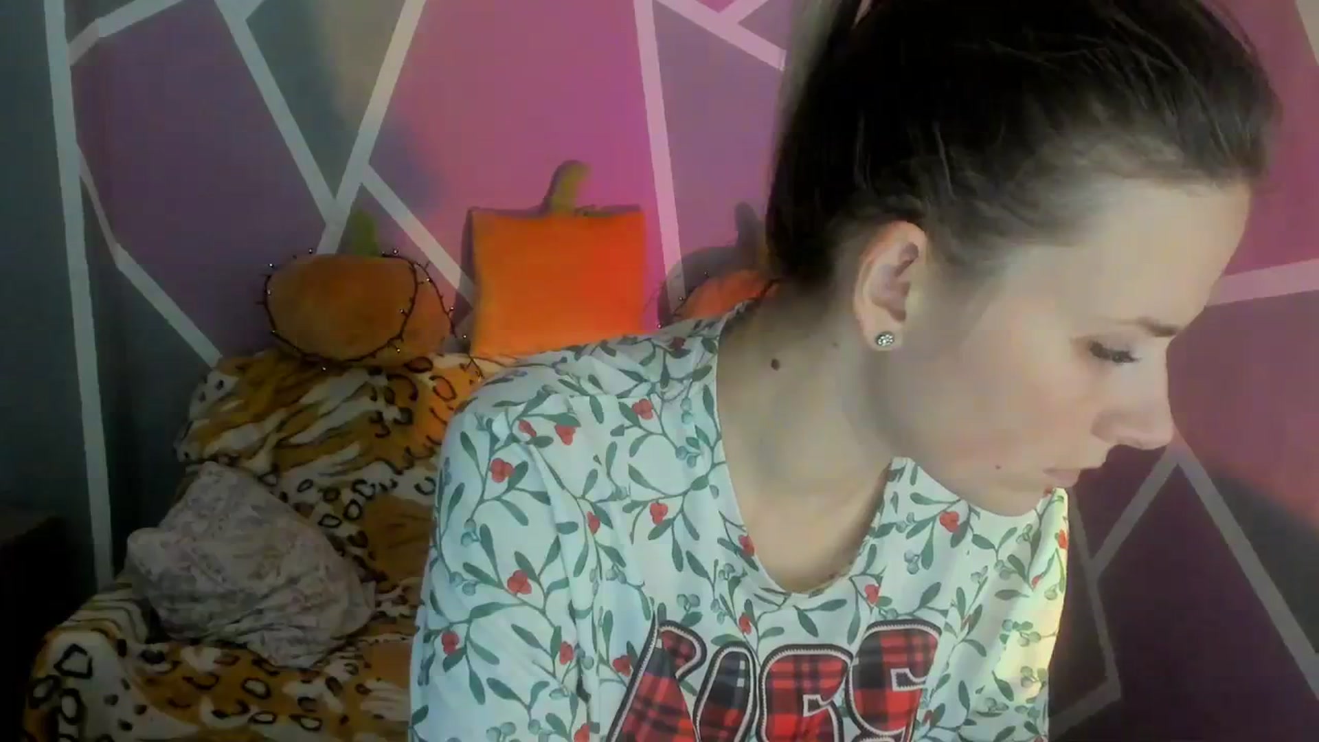 Gallery image thumbnail from Sexy_Ukr's myfreecams stream on, 11/13/2023, 16:08 image 14 of 20