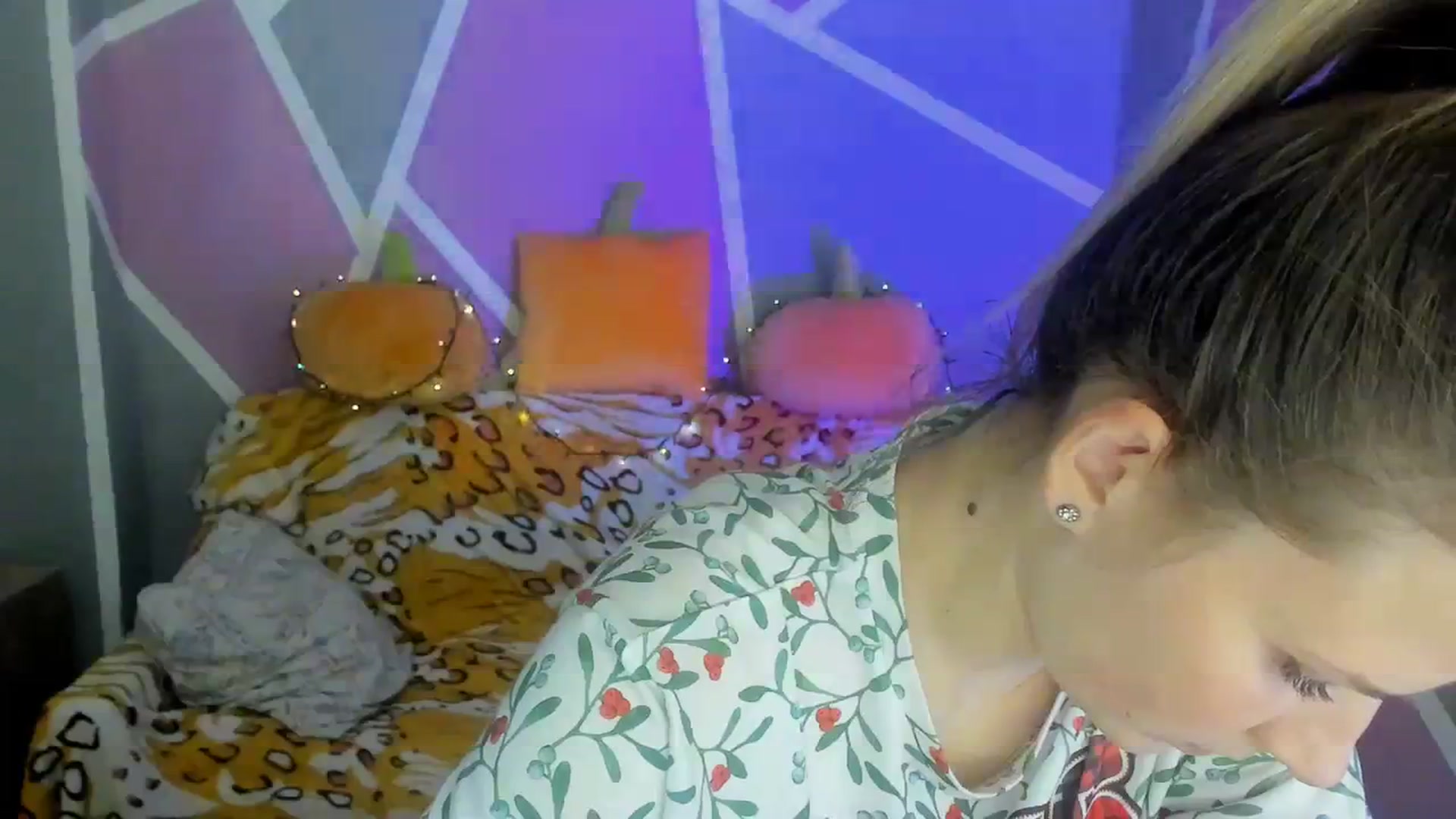 Gallery image thumbnail from Sexy_Ukr's myfreecams stream on, 11/13/2023, 16:08 image 16 of 20