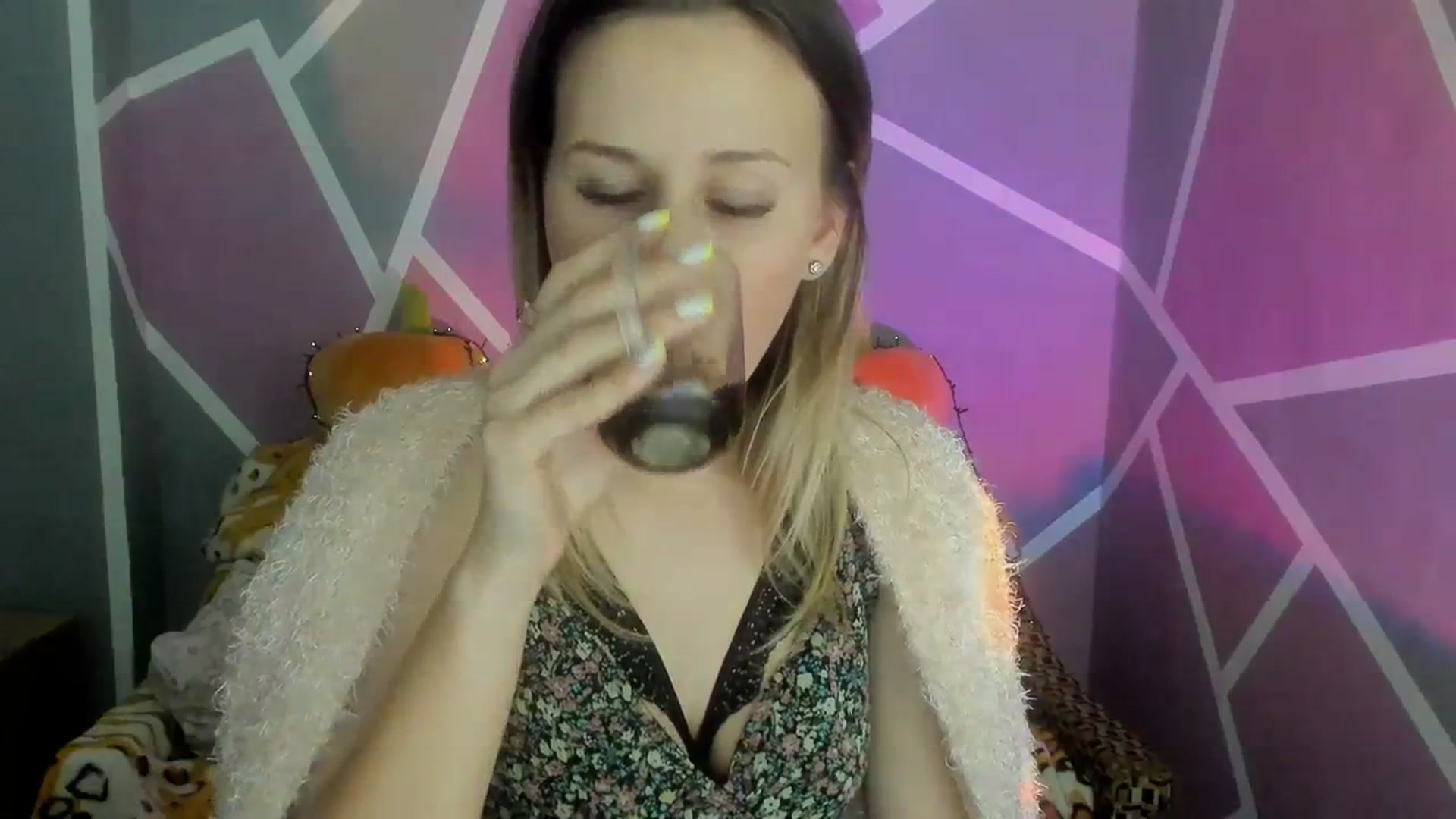 Gallery image thumbnail from Sexy_Ukr's myfreecams stream on, 11/16/2023, 20:12 image 6 of 20