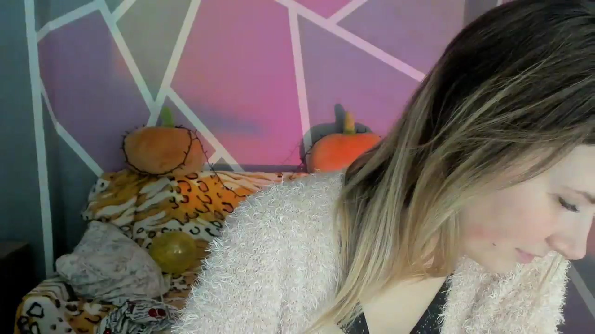 Gallery image thumbnail from Sexy_Ukr's myfreecams stream on, 11/18/2023, 21:28 image 15 of 20