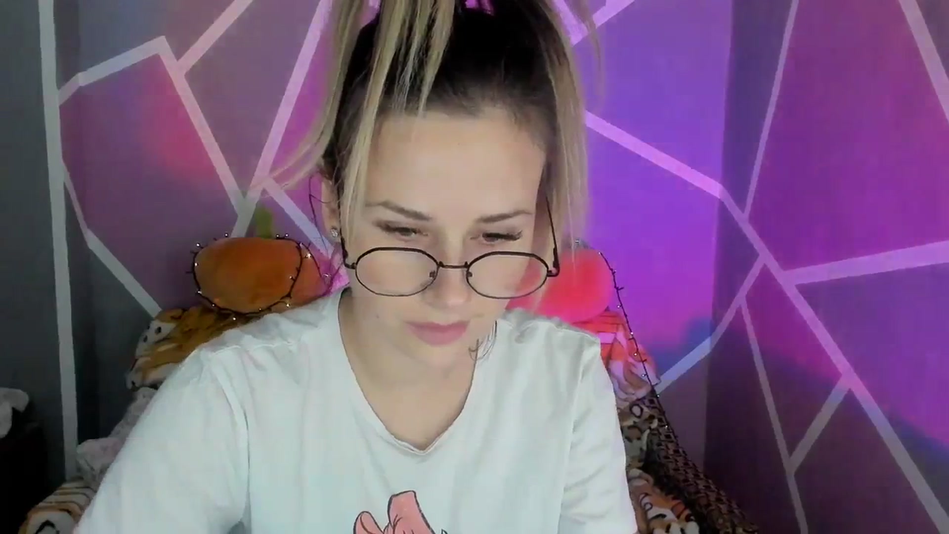 Gallery image thumbnail from Sexy_Ukr's myfreecams stream on, 11/20/2023, 17:49 image 3 of 20