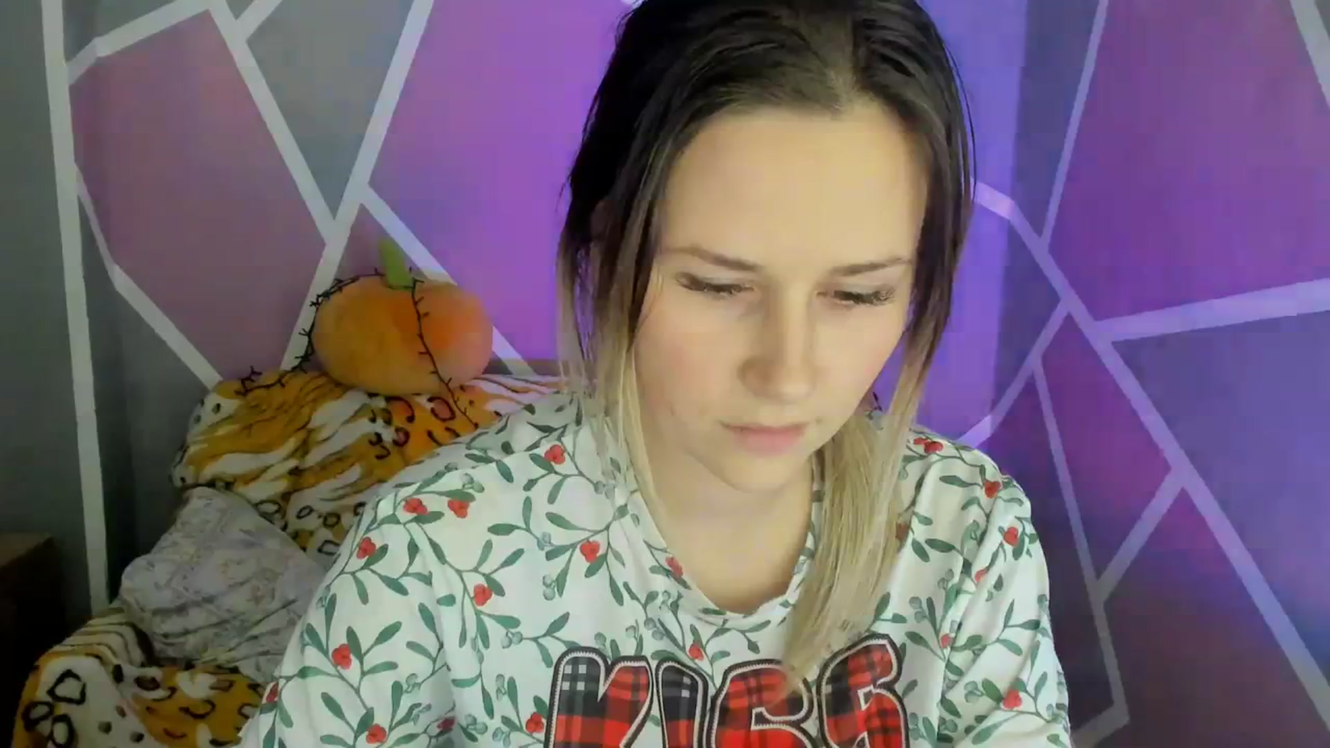 Gallery image thumbnail from Sexy_Ukr's myfreecams stream on, 11/25/2023, 19:00 image 17 of 20