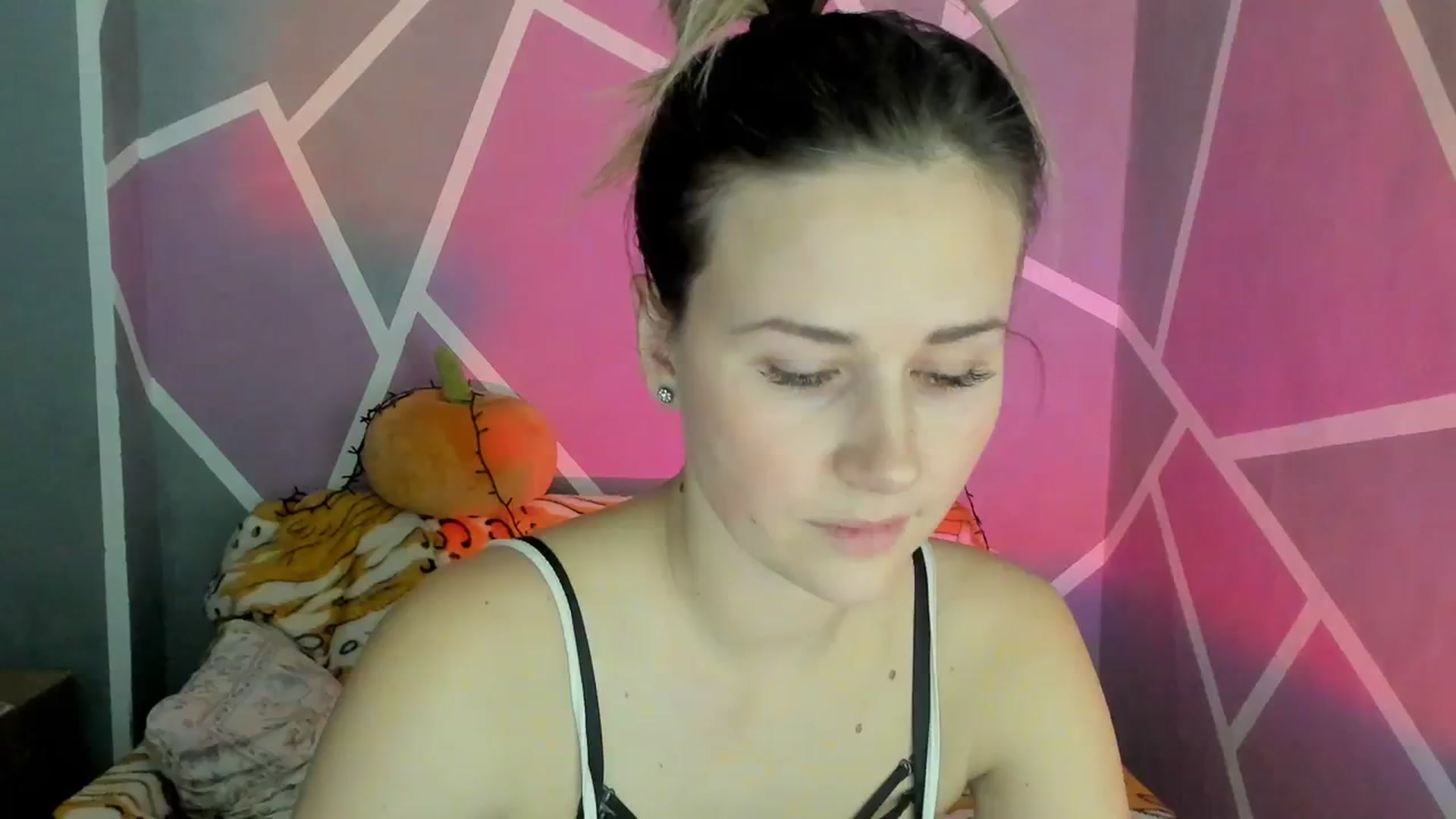Gallery image thumbnail from Sexy_Ukr's myfreecams stream on, 11/28/2023, 19:05 image 1 of 20