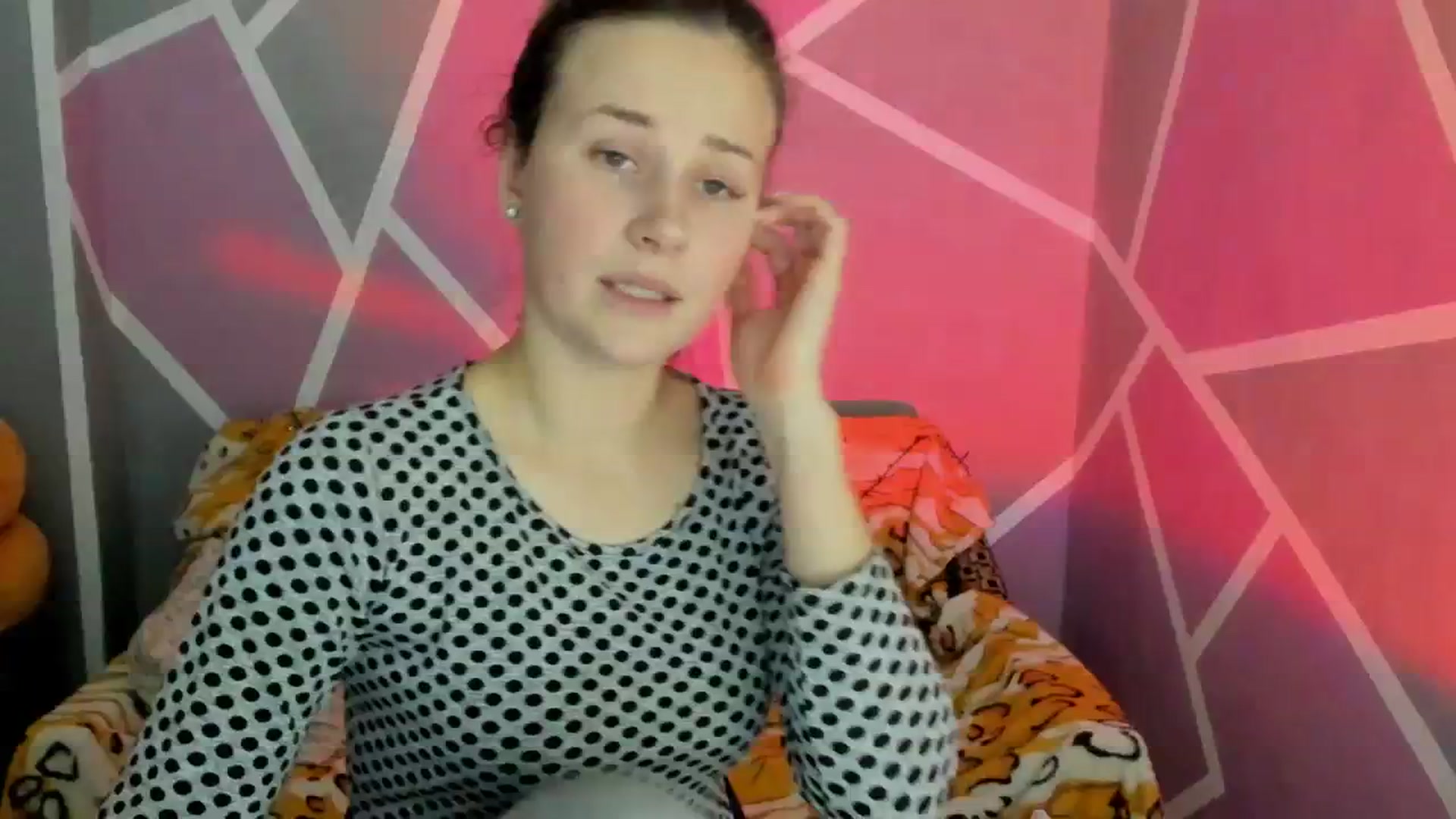 Gallery image thumbnail from Sexy_Ukr's myfreecams stream on, 12/07/2023, 17:20 image 1 of 20