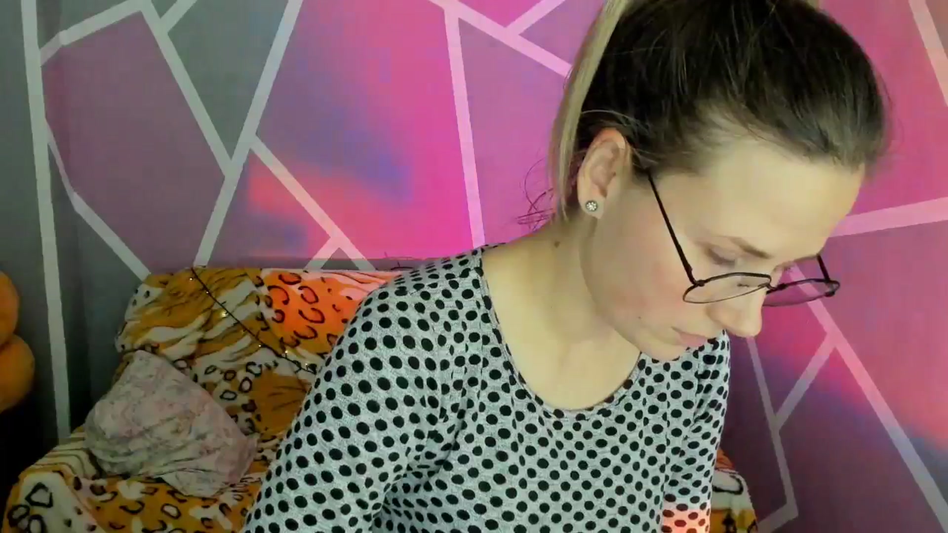Gallery image thumbnail from Sexy_Ukr's myfreecams stream on, 12/07/2023, 17:20 image 10 of 20