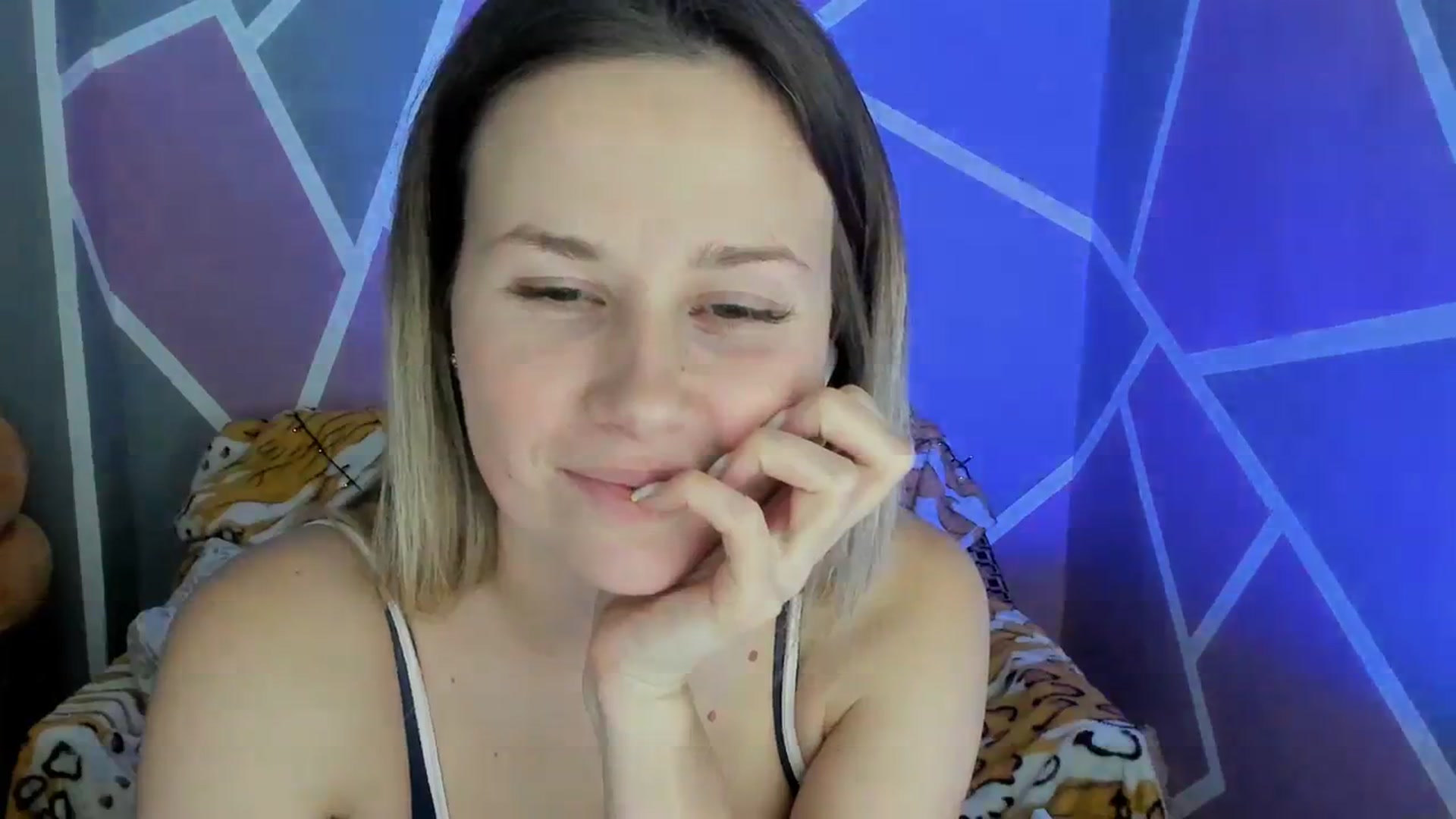 Gallery image thumbnail from Sexy_Ukr's myfreecams stream on, 12/08/2023, 16:34 image 16 of 20