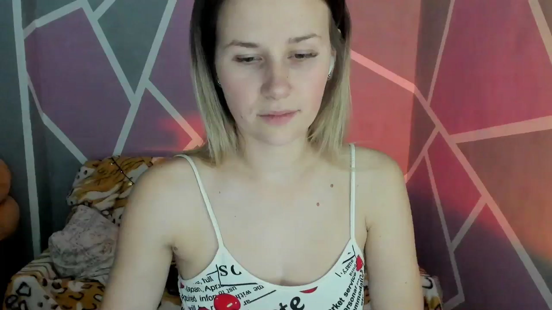Gallery image thumbnail from Sexy_Ukr's myfreecams stream on, 12/08/2023, 19:12 image 9 of 20