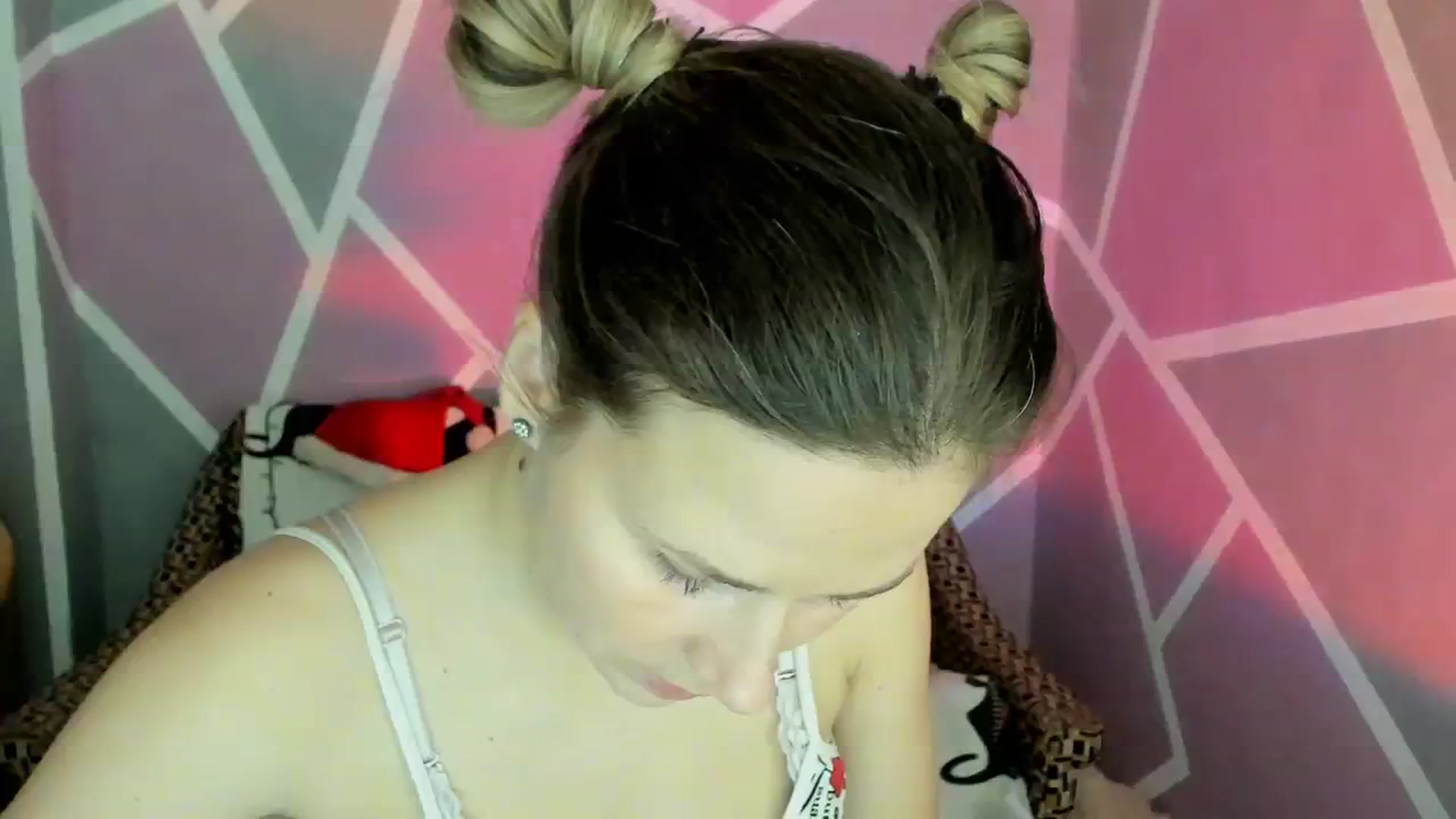 Gallery image thumbnail from Sexy_Ukr's myfreecams stream on, 12/12/2023, 17:16 image 3 of 20