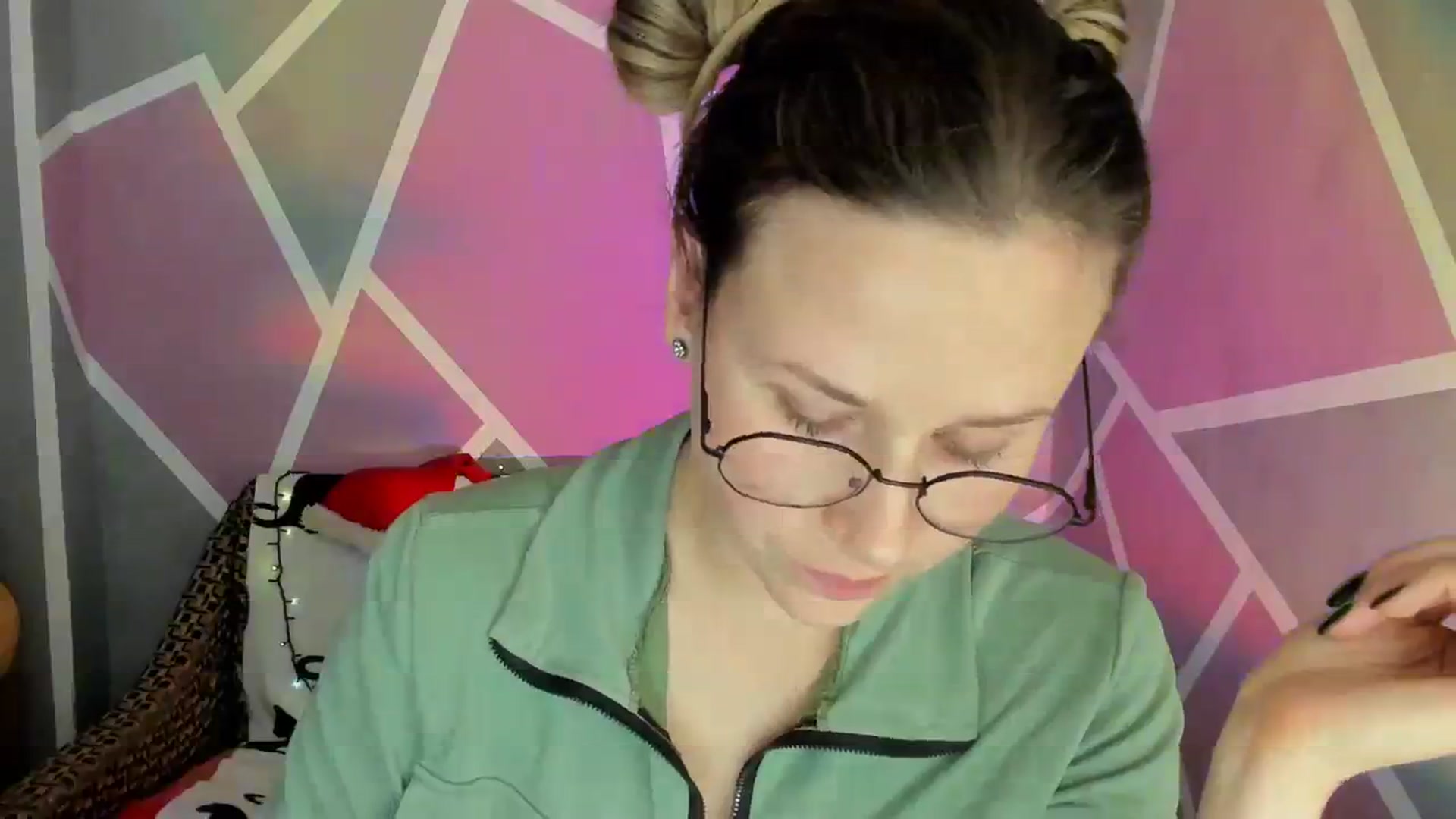 Gallery image thumbnail from Sexy_Ukr's myfreecams stream on, 12/12/2023, 20:09 image 16 of 20