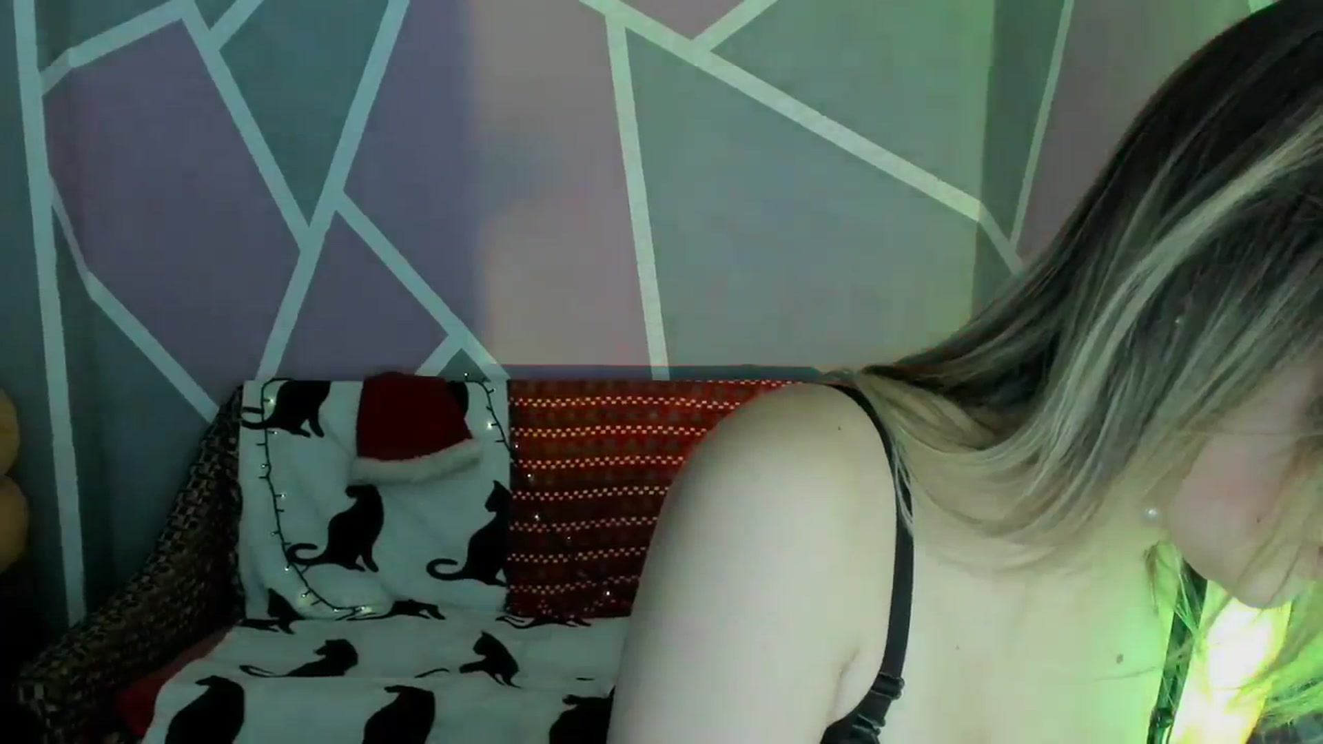 Gallery image thumbnail from Sexy_Ukr's myfreecams stream on, 12/13/2023, 19:40 image 6 of 20