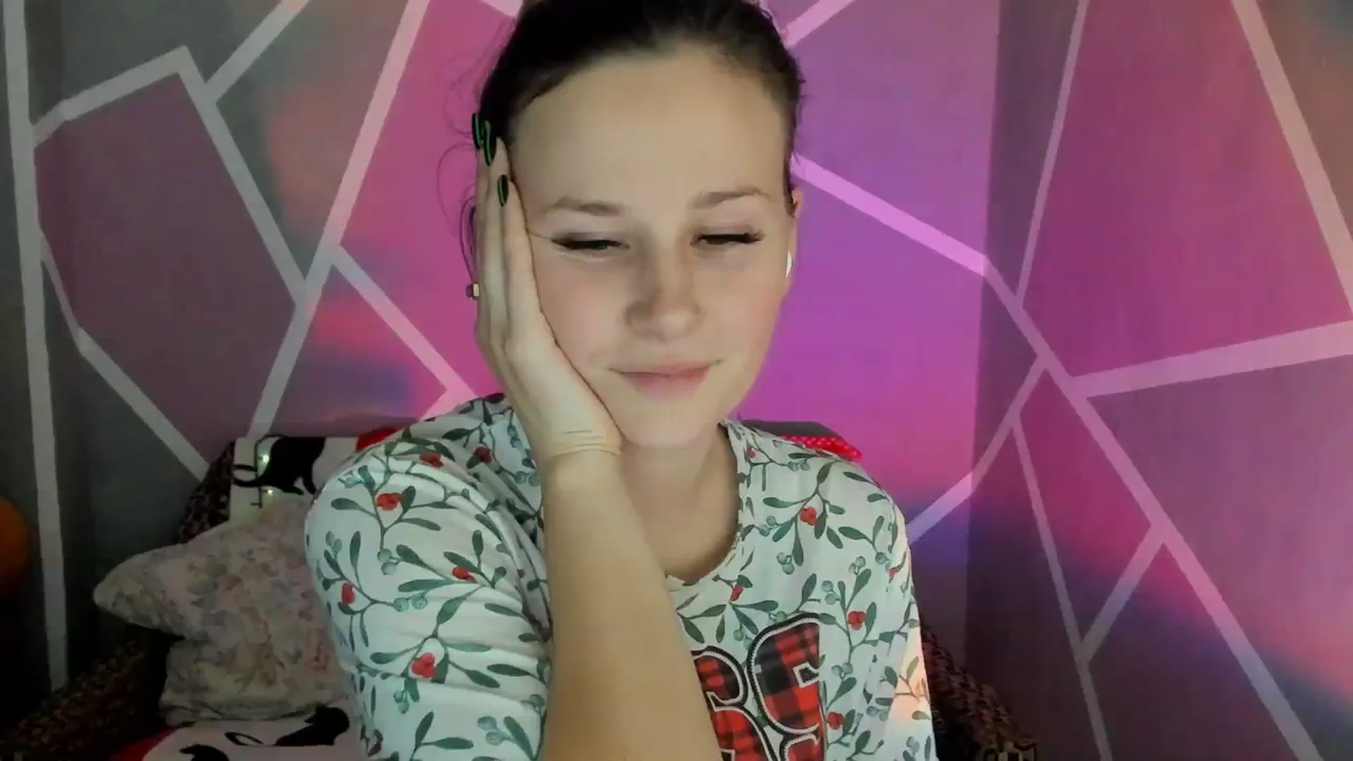 Gallery image thumbnail from Sexy_Ukr's myfreecams stream on, 12/15/2023, 17:28 image 17 of 20