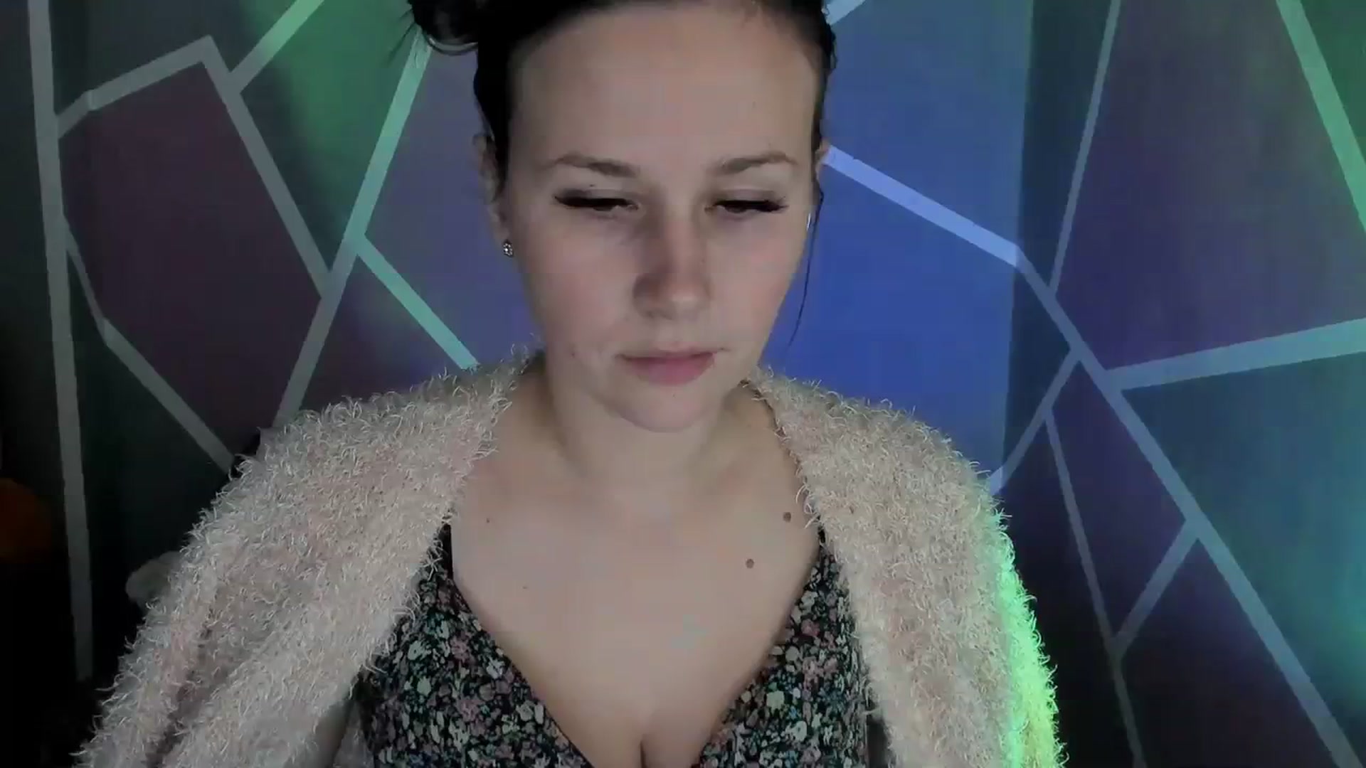 Gallery image thumbnail from Sexy_Ukr's myfreecams stream on, 12/17/2023, 17:38 image 17 of 20