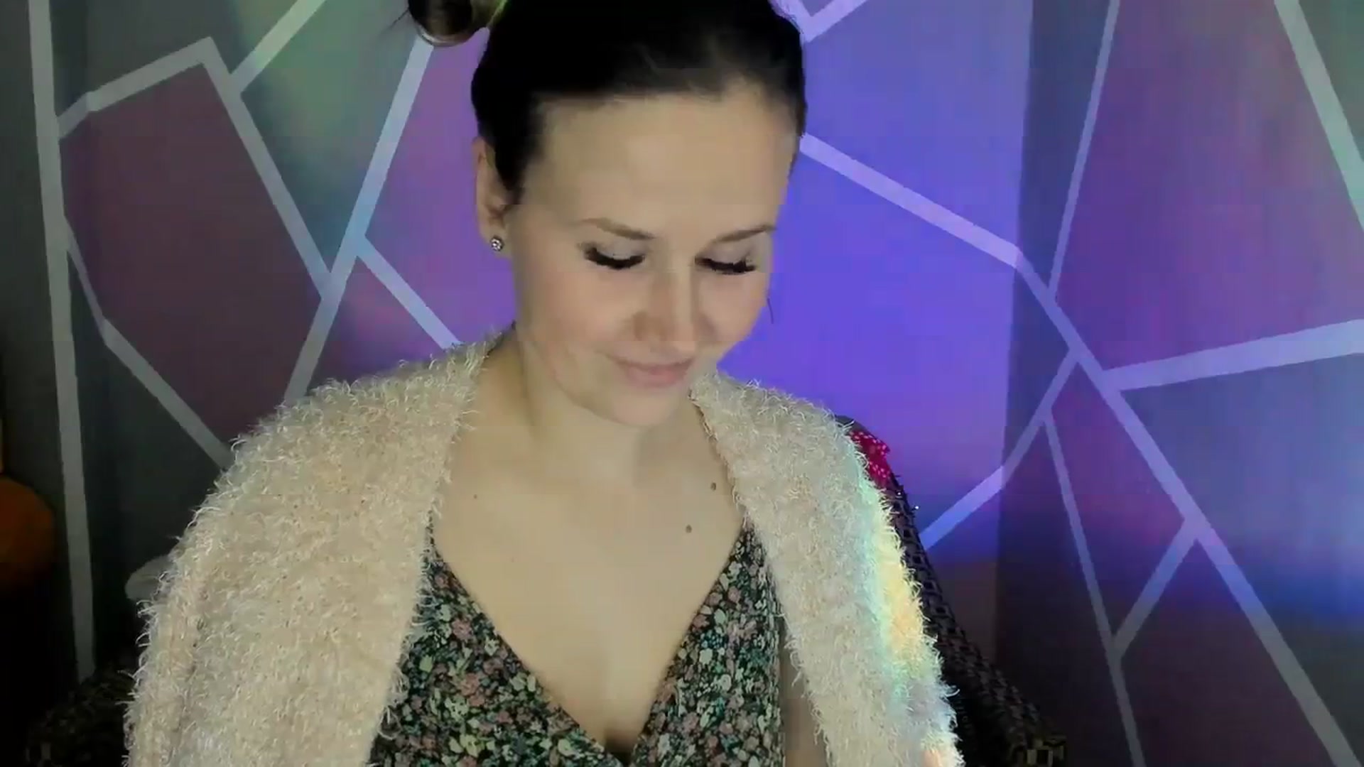 Gallery image thumbnail from Sexy_Ukr's myfreecams stream on, 12/17/2023, 18:56 image 12 of 20