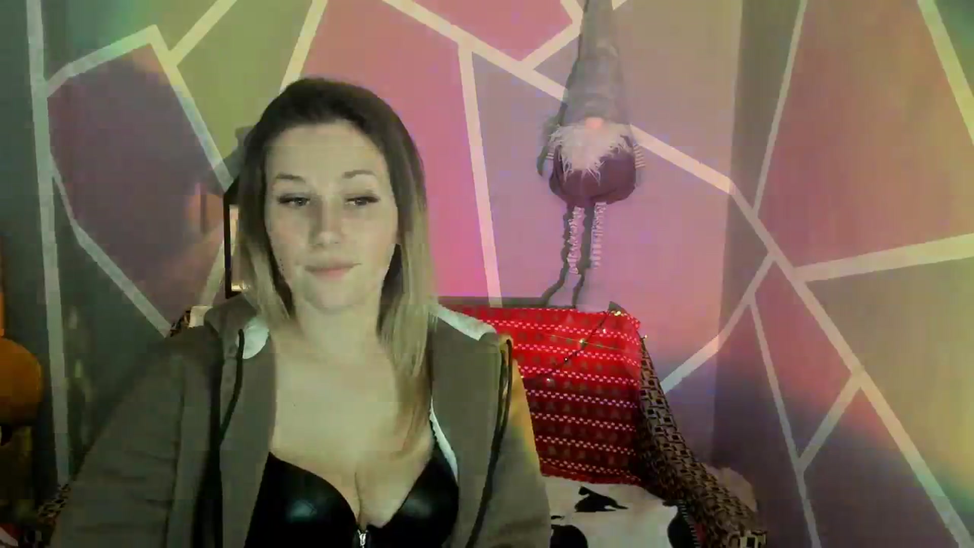 Gallery image thumbnail from Sexy_Ukr's myfreecams stream on, 12/25/2023, 17:48 image 19 of 20
