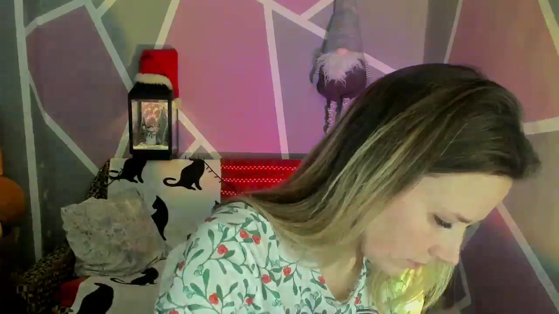 Gallery image thumbnail from Sexy_Ukr's myfreecams stream on, 12/29/2023, 19:03 image 12 of 20