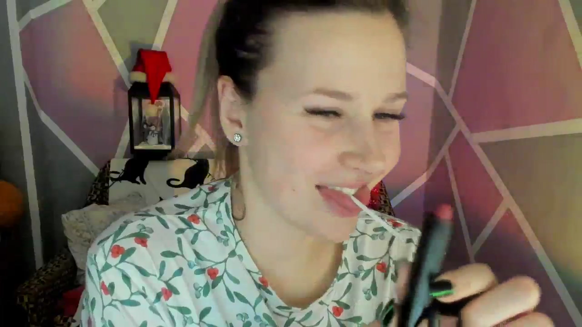 Gallery image thumbnail from Sexy_Ukr's myfreecams stream on, 01/04/2024, 19:44 image 14 of 20