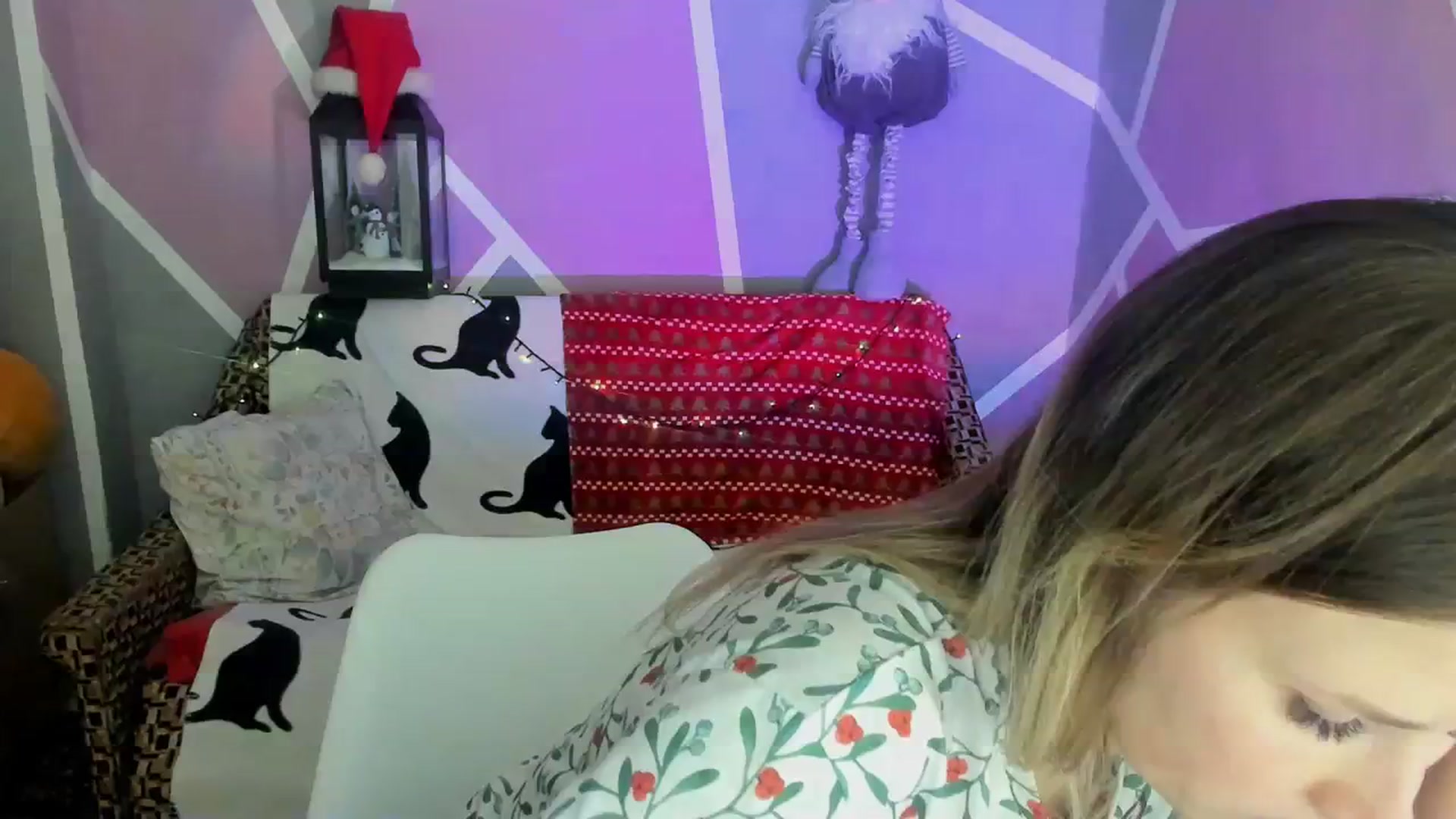 Gallery image thumbnail from Sexy_Ukr's myfreecams stream on, 01/09/2024, 16:33 image 18 of 20