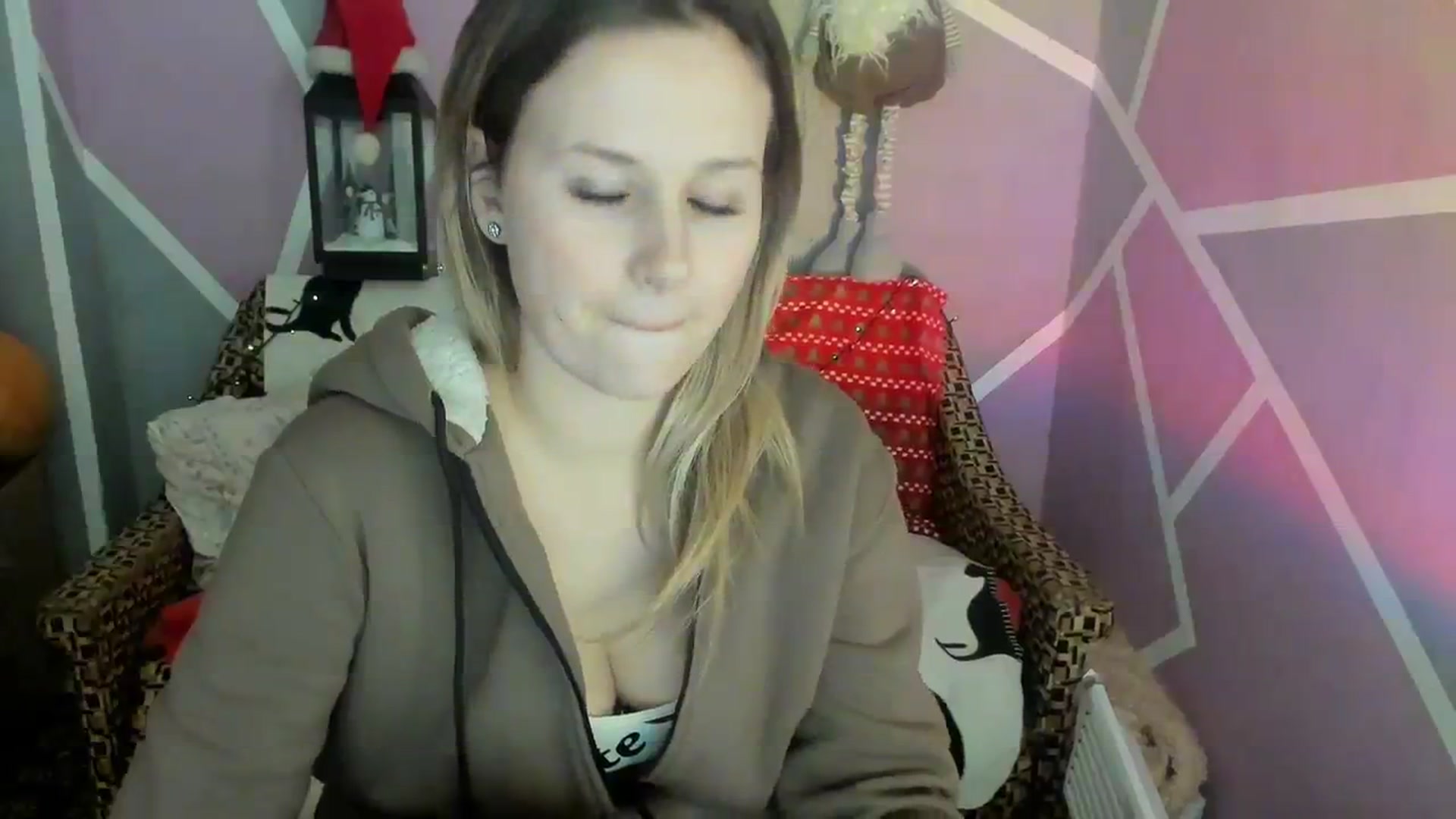 Gallery image thumbnail from Sexy_Ukr's myfreecams stream on, 01/10/2024, 18:21 image 9 of 20