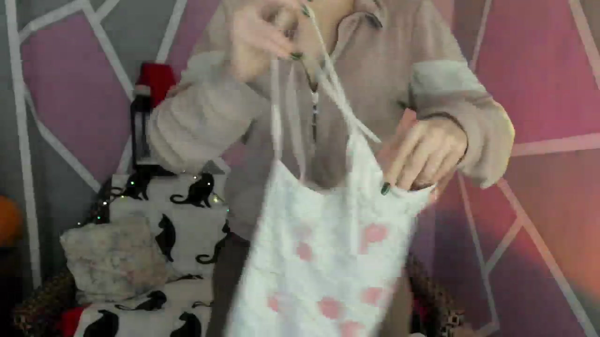 Gallery image thumbnail from Sexy_Ukr's myfreecams stream on, 01/11/2024, 20:44 image 6 of 20