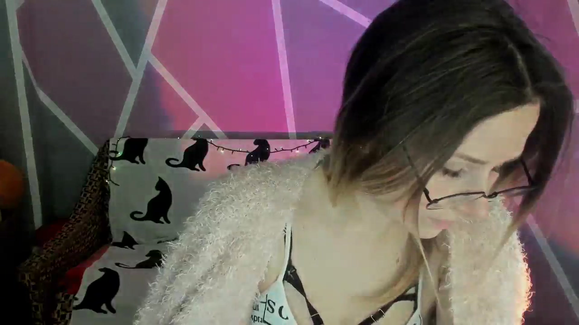 Gallery image thumbnail from Sexy_Ukr's myfreecams stream on, 01/27/2024, 15:48 image 13 of 20