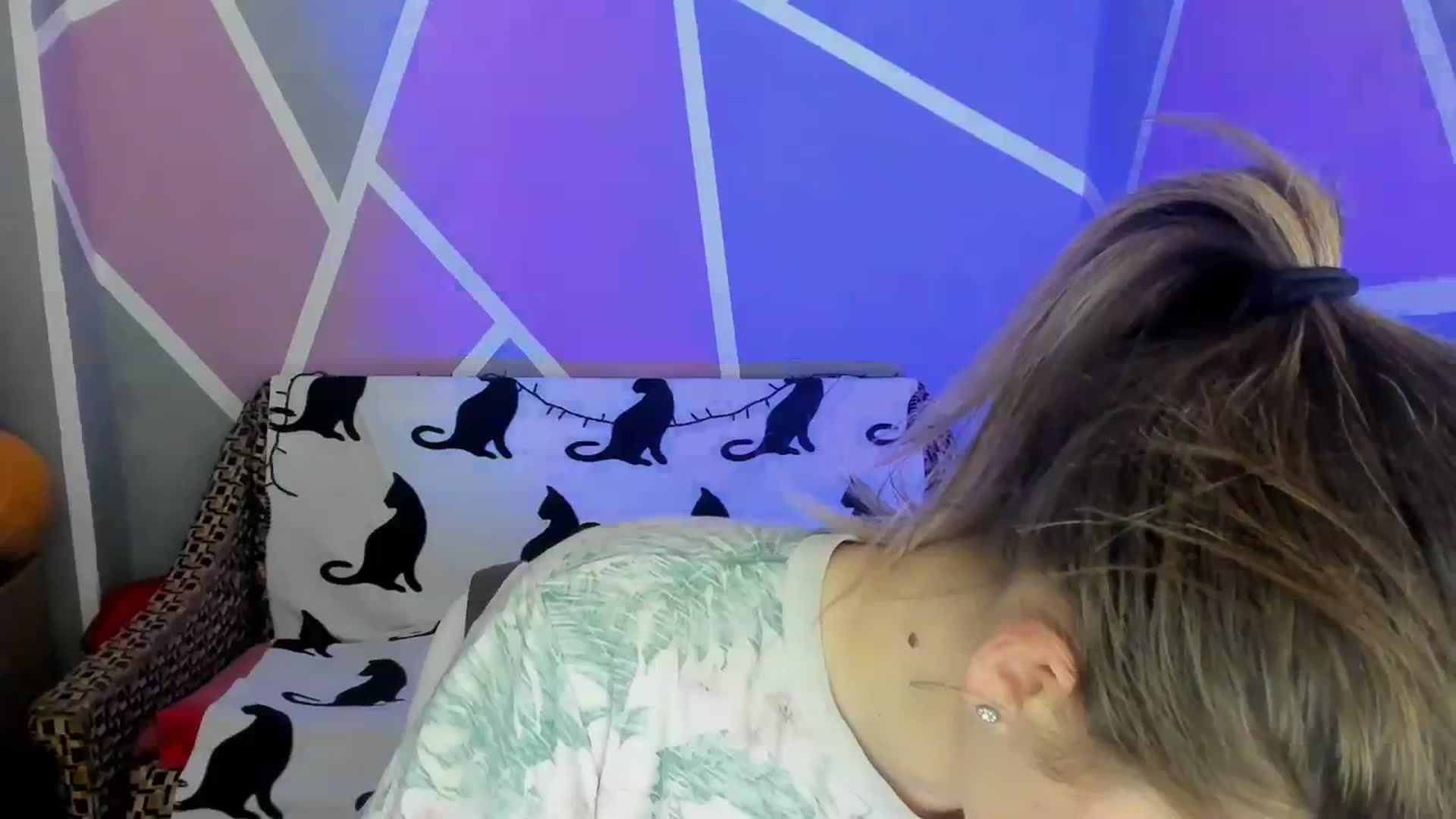 Gallery image thumbnail from Sexy_Ukr's myfreecams stream on, 01/31/2024, 19:37 image 4 of 20