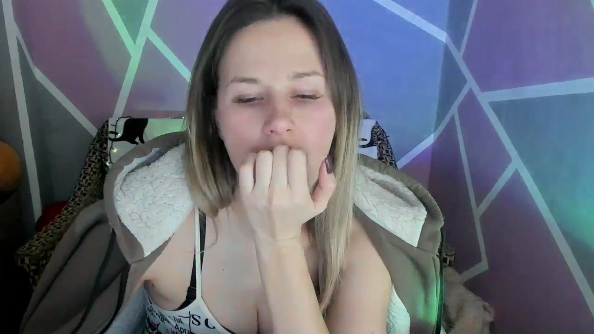 Gallery image thumbnail from Sexy_Ukr's myfreecams stream on, 02/01/2024, 18:00 image 17 of 20
