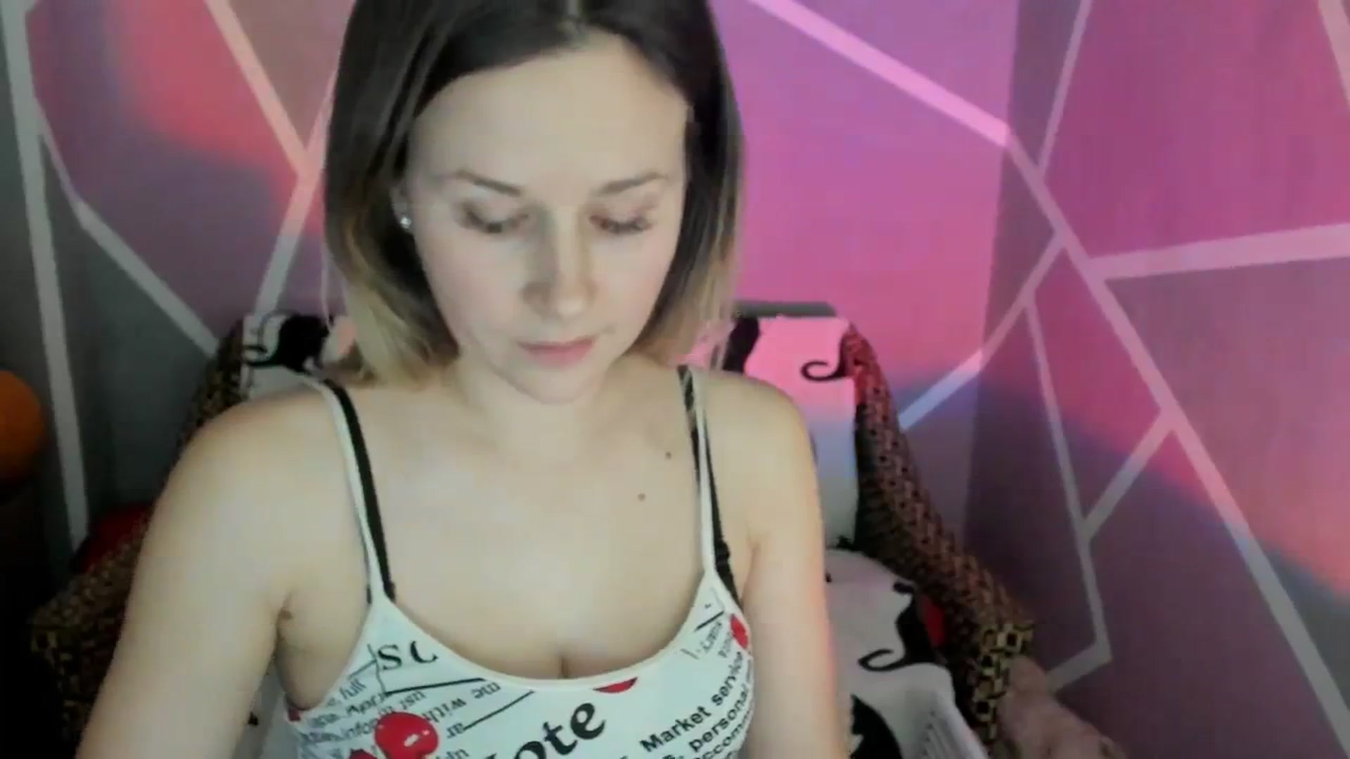 Gallery image thumbnail from Sexy_Ukr's myfreecams stream on, 02/01/2024, 19:57 image 18 of 20