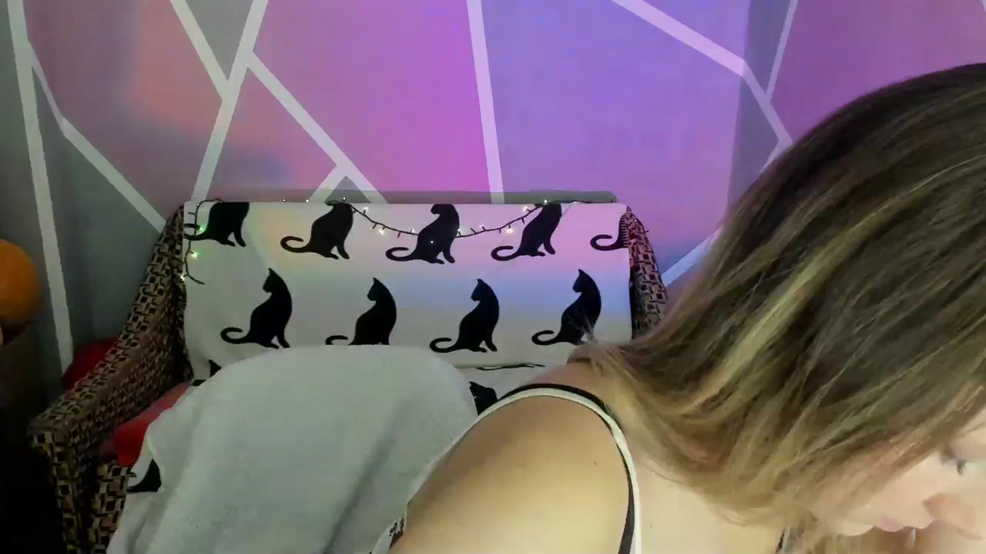Gallery image thumbnail from Sexy_Ukr's myfreecams stream on, 02/01/2024, 19:57 image 5 of 20