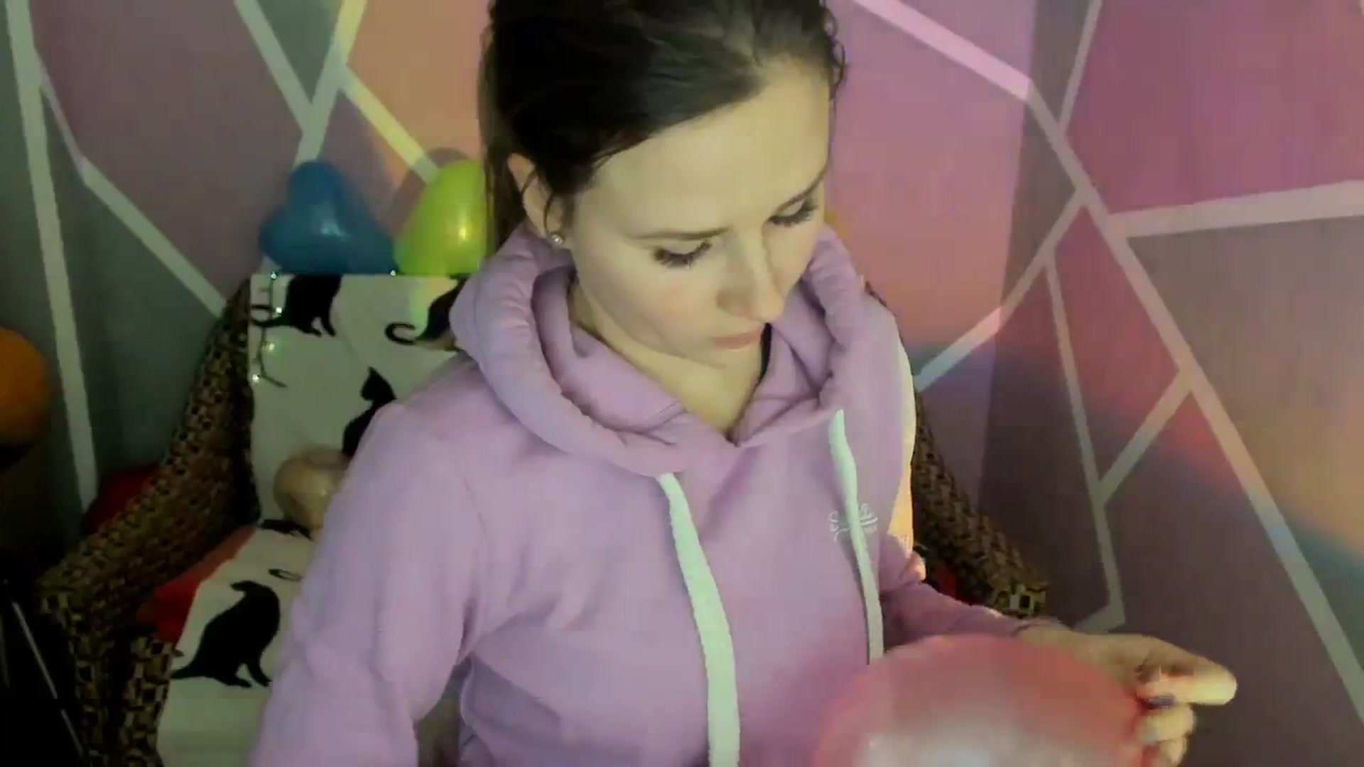 Gallery image thumbnail from Sexy_Ukr's myfreecams stream on, 02/05/2024, 16:05 image 18 of 20