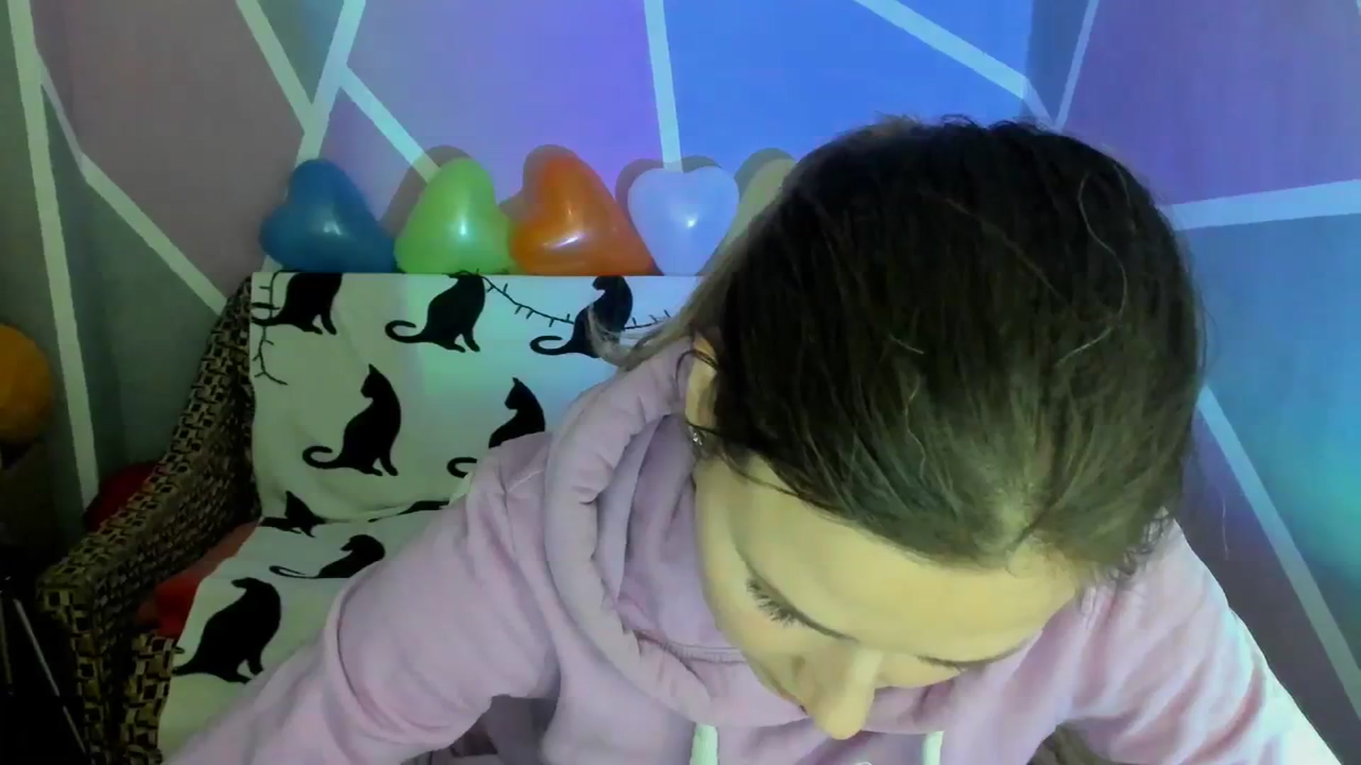 Gallery image thumbnail from Sexy_Ukr's myfreecams stream on, 02/05/2024, 16:05 image 13 of 20