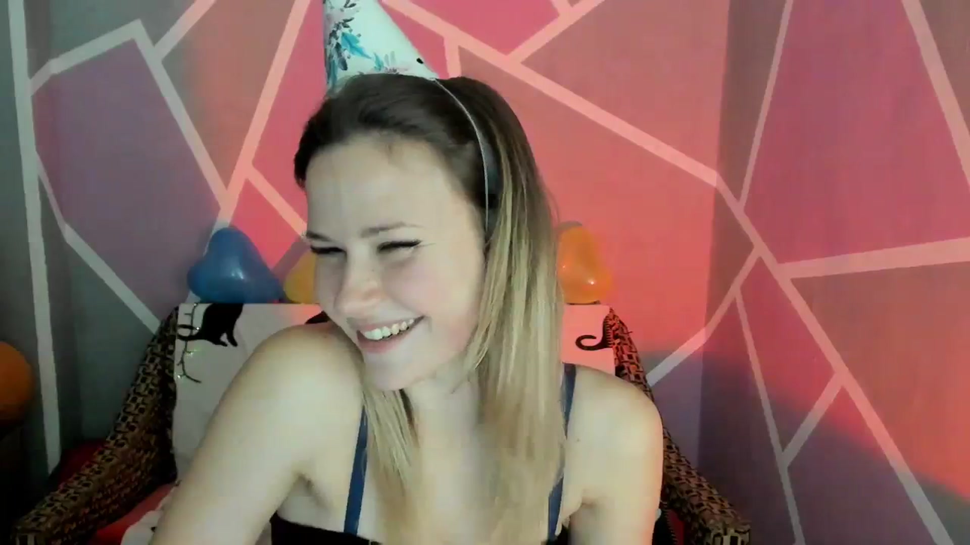 Gallery image thumbnail from Sexy_Ukr's myfreecams stream on, 02/06/2024, 19:15 image 15 of 20