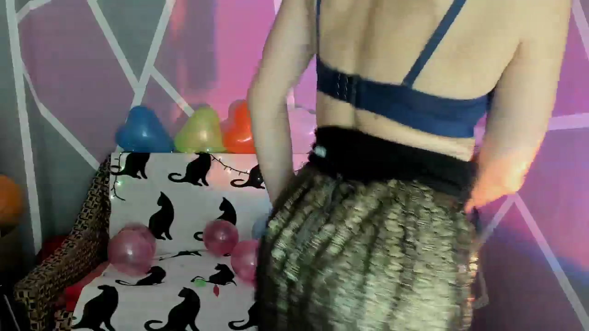 Gallery image thumbnail from Sexy_Ukr's myfreecams stream on, 02/06/2024, 19:15 image 6 of 20