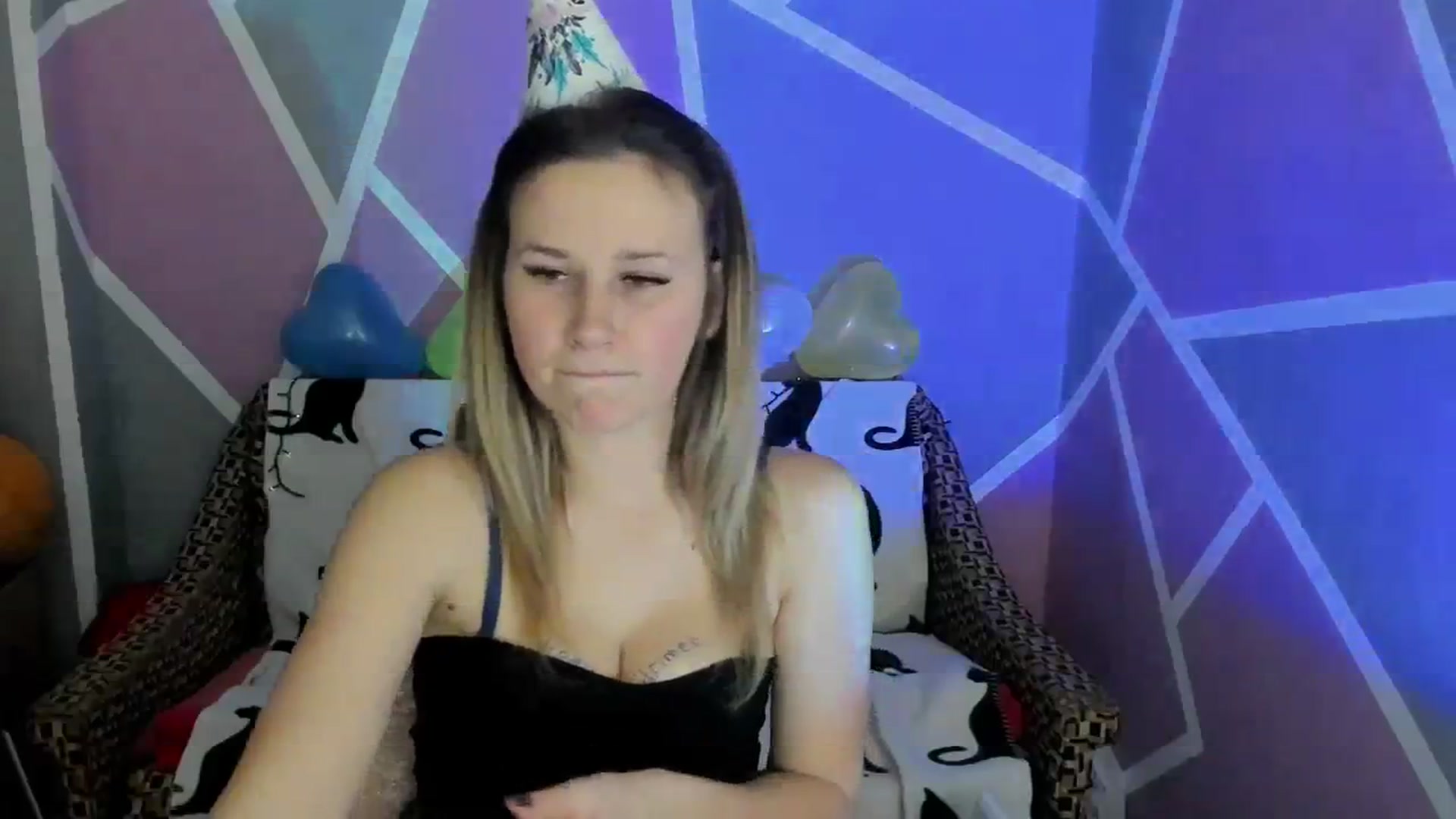 Gallery image thumbnail from Sexy_Ukr's myfreecams stream on, 02/06/2024, 19:15 image 16 of 20