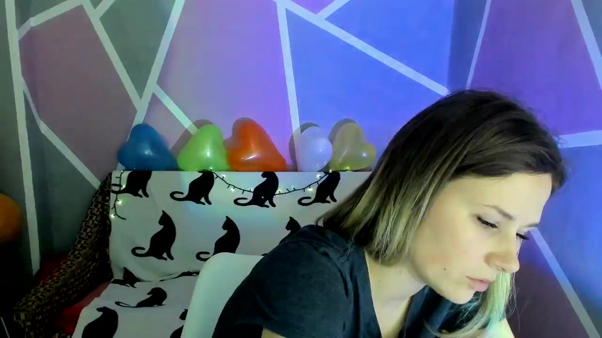 Gallery image thumbnail from Sexy_Ukr's myfreecams stream on, 02/07/2024, 15:50 image 16 of 20