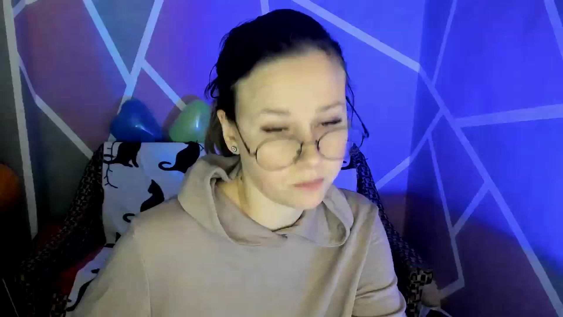 Gallery image thumbnail from Sexy_Ukr's myfreecams stream on, 02/10/2024, 18:57 image 1 of 20