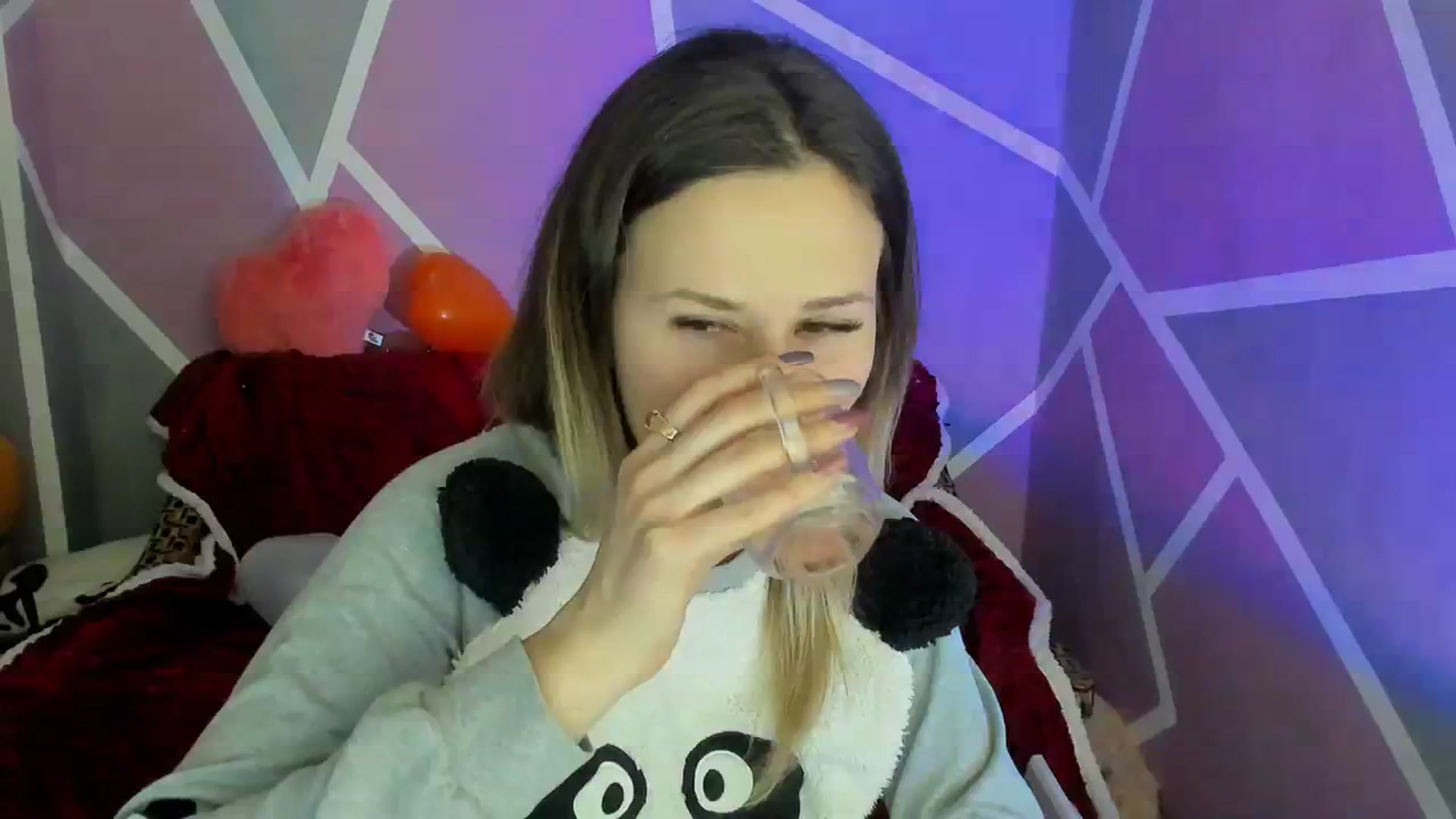 Gallery image thumbnail from Sexy_Ukr's myfreecams stream on, 03/06/2024, 18:40 image 17 of 20