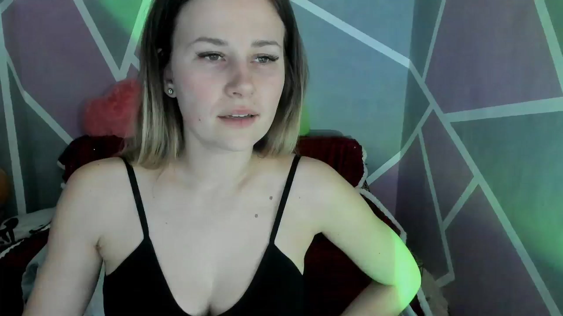 Gallery image thumbnail from Sexy_Ukr's myfreecams stream on, 03/06/2024, 20:09 image 12 of 20