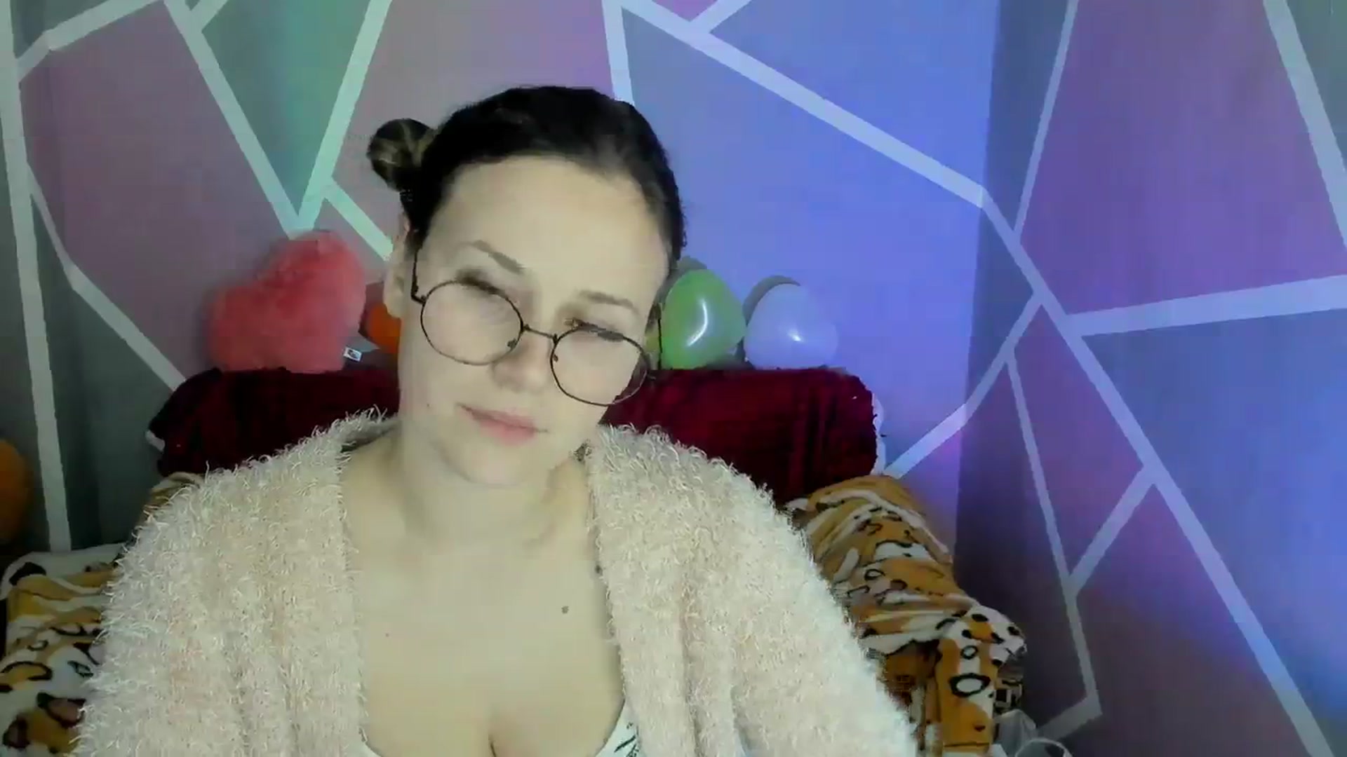Gallery image thumbnail from Sexy_Ukr's myfreecams stream on, 03/10/2024, 16:33 image 3 of 20