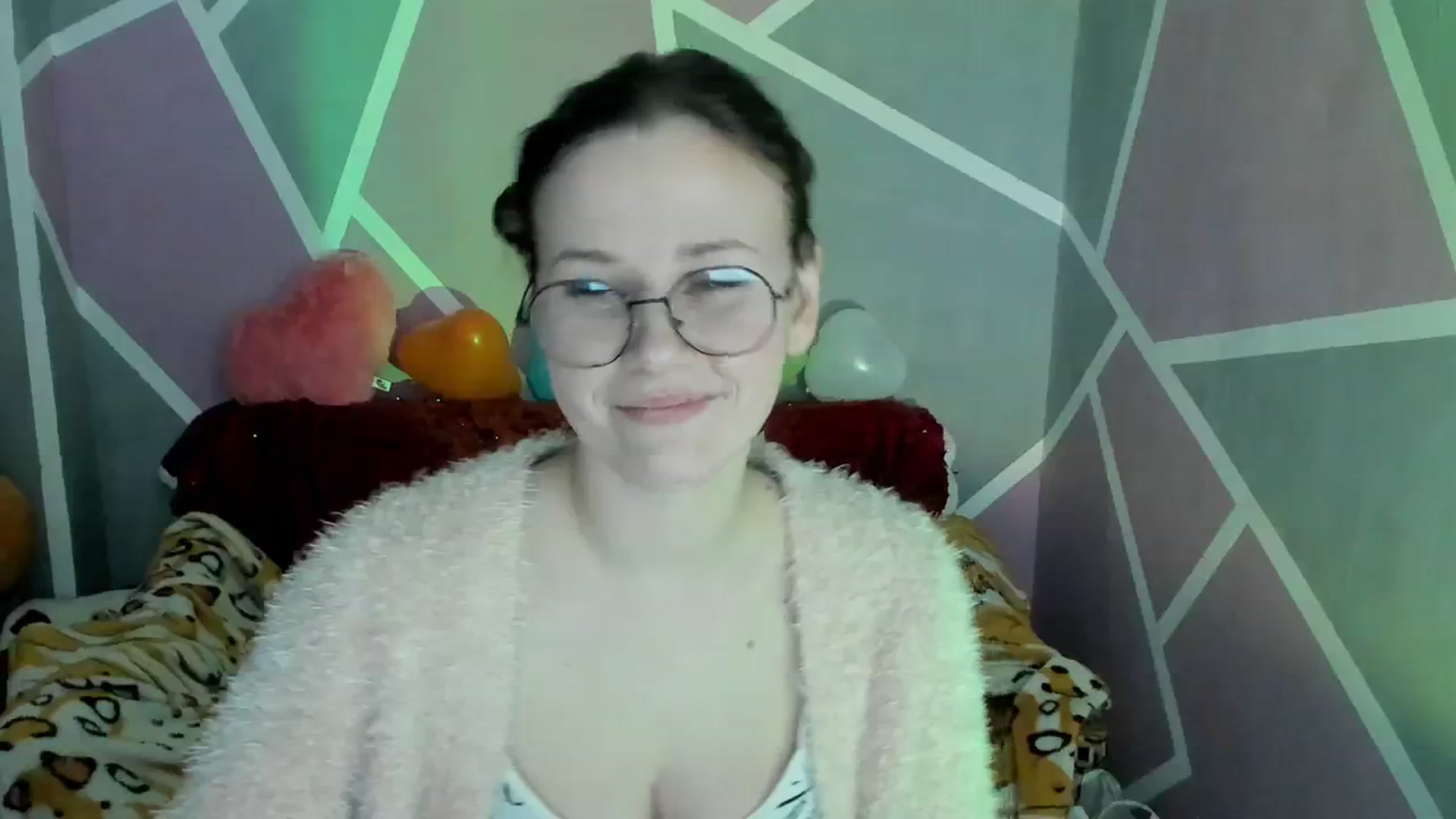 Gallery image thumbnail from Sexy_Ukr's myfreecams stream on, 03/10/2024, 16:33 image 12 of 20