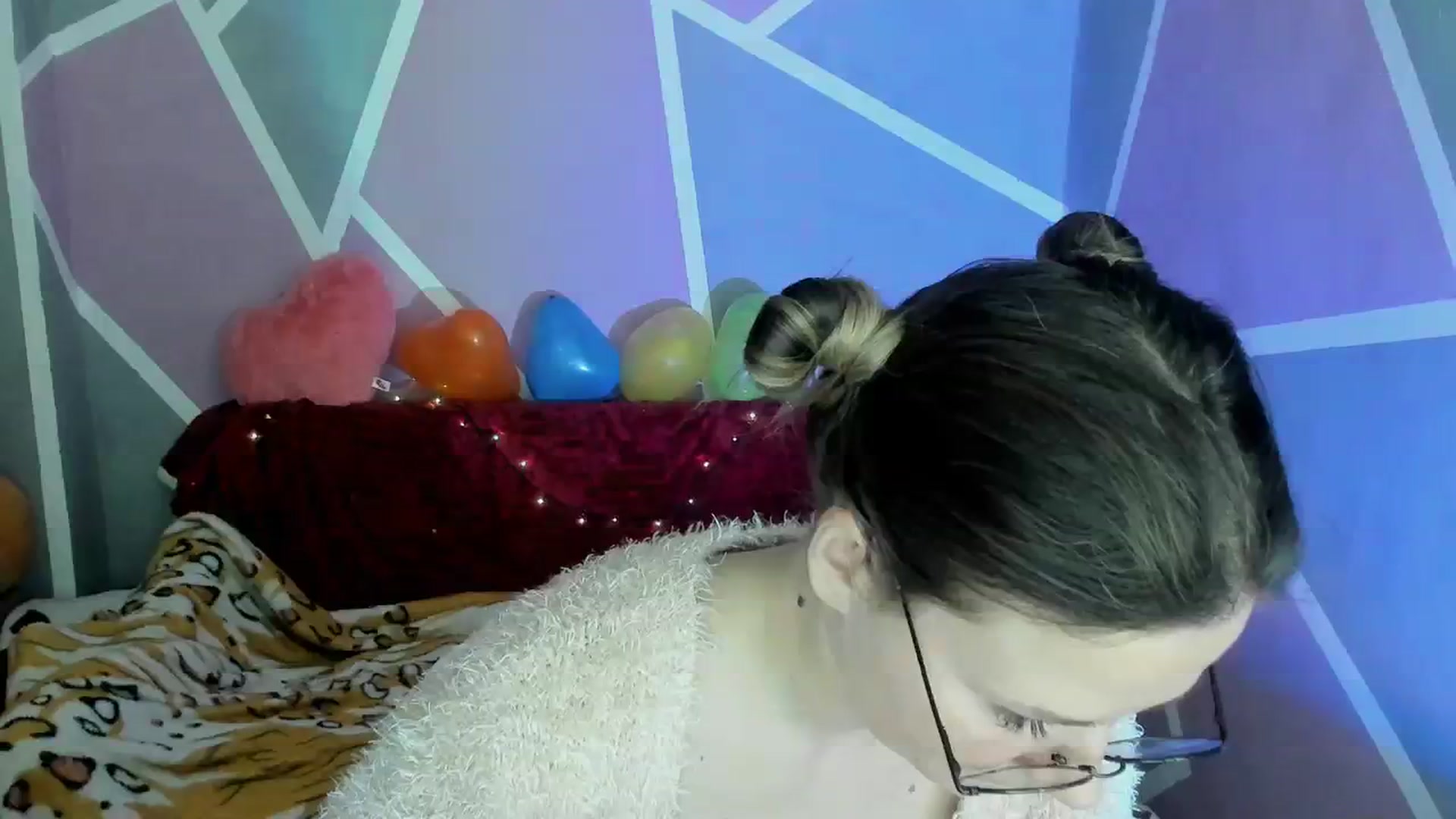 Gallery image thumbnail from Sexy_Ukr's myfreecams stream on, 03/10/2024, 16:33 image 13 of 20