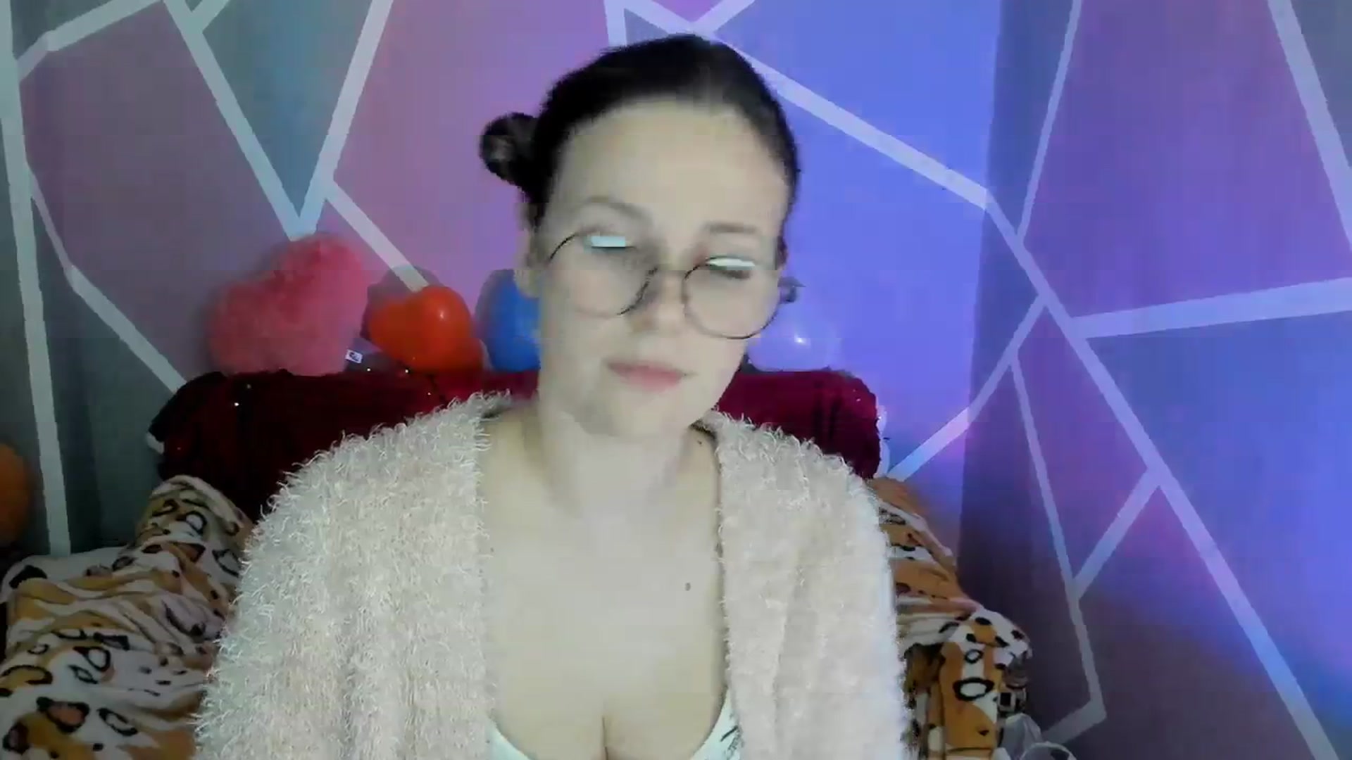 Gallery image thumbnail from Sexy_Ukr's myfreecams stream on, 03/10/2024, 16:33 image 10 of 20