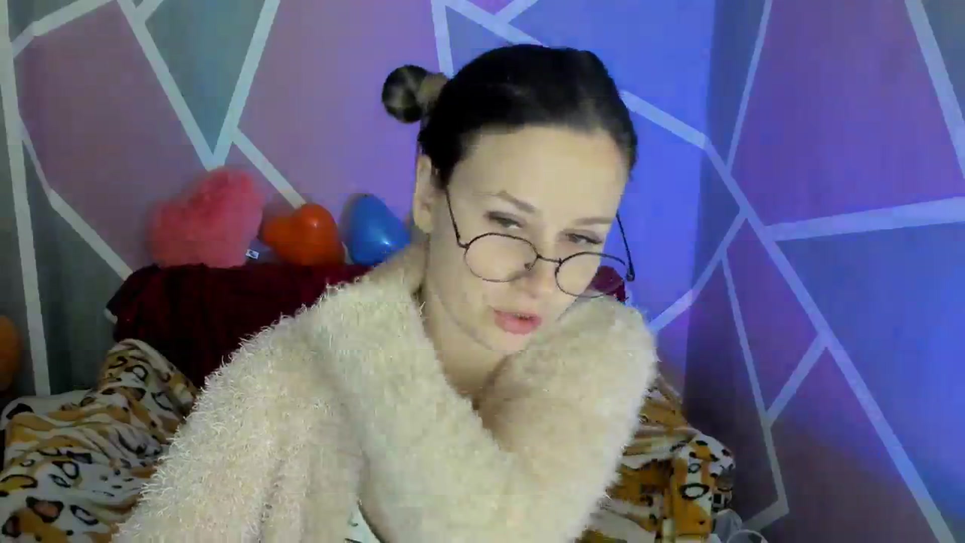 Gallery image thumbnail from Sexy_Ukr's myfreecams stream on, 03/10/2024, 16:33 image 4 of 20