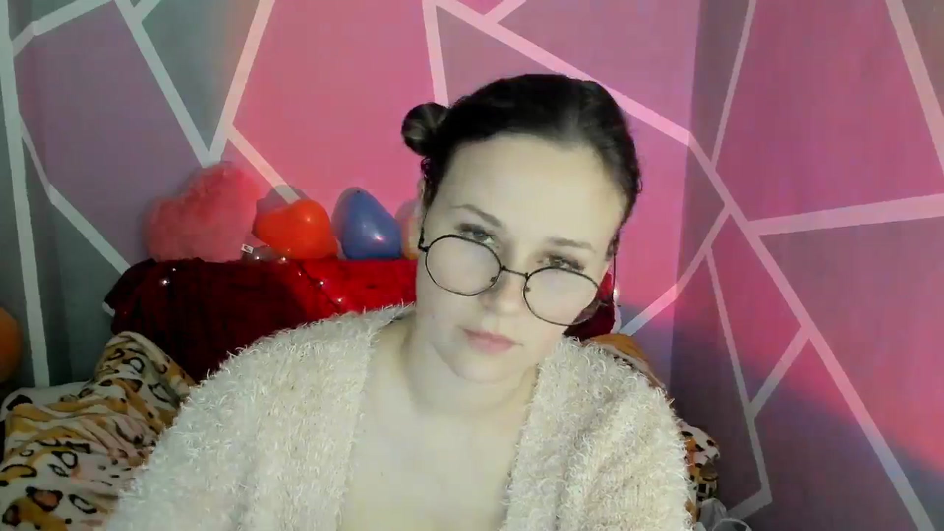 Gallery image thumbnail from Sexy_Ukr's myfreecams stream on, 03/10/2024, 16:33 image 7 of 20