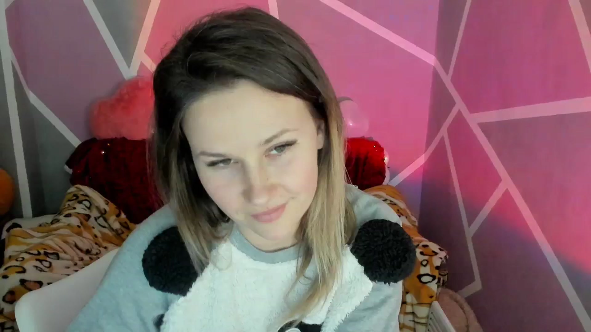 Gallery image thumbnail from Sexy_Ukr's myfreecams stream on, 03/11/2024, 20:06 image 1 of 20
