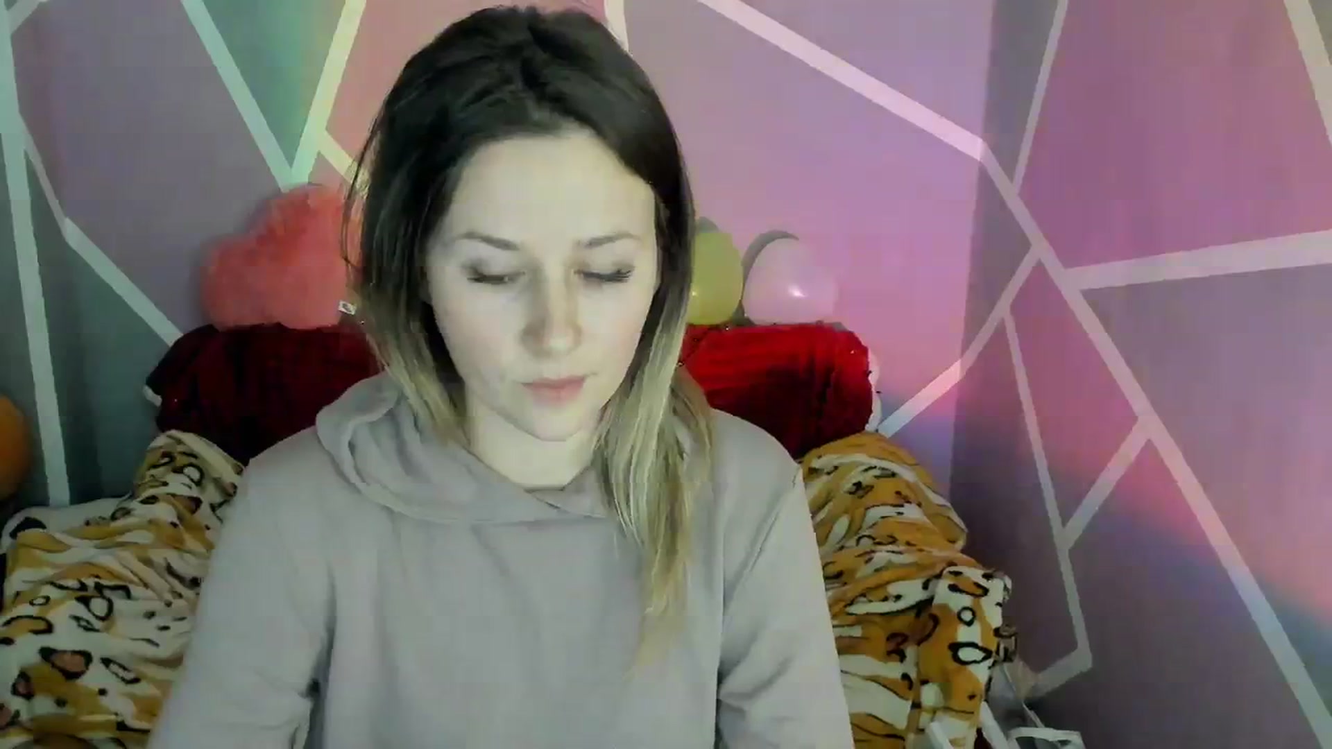 Gallery image thumbnail from Sexy_Ukr's myfreecams stream on, 03/12/2024, 19:06 image 13 of 20