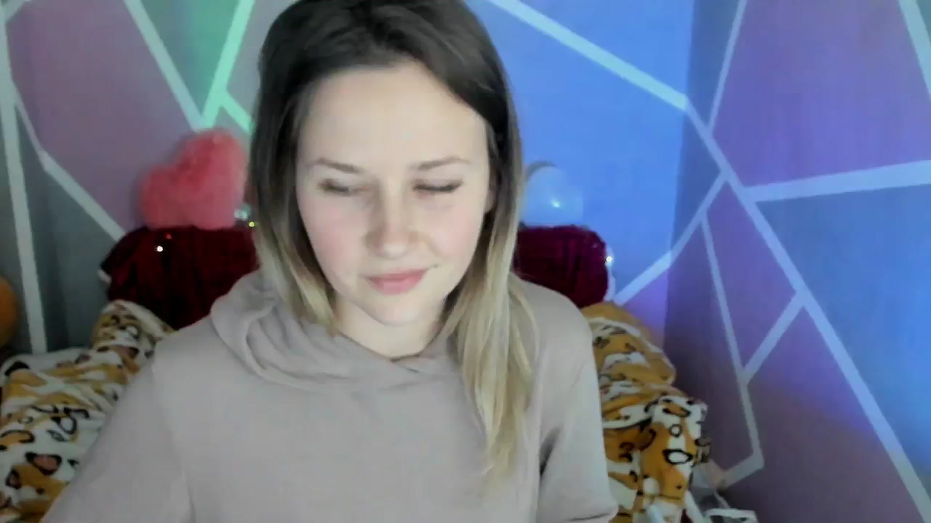 Gallery image thumbnail from Sexy_Ukr's myfreecams stream on, 03/12/2024, 19:06 image 12 of 20
